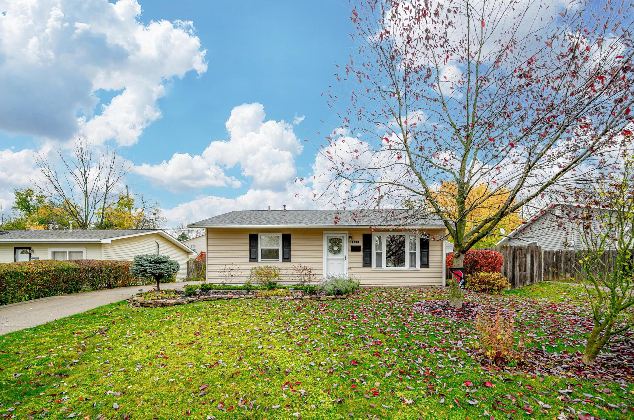 180 Valley View Dr, Johnstown, OH 43031
