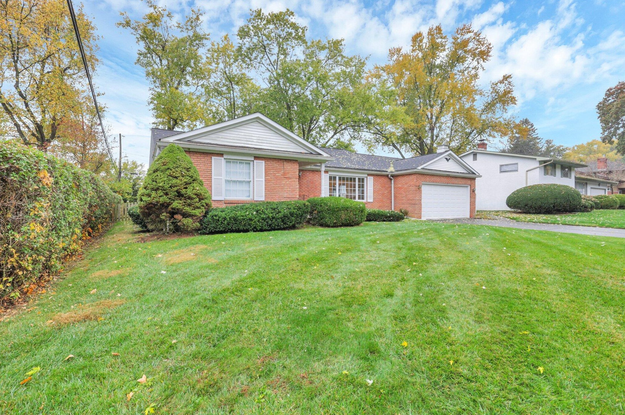 5515 York Ln, Columbus, OH 43232-1564