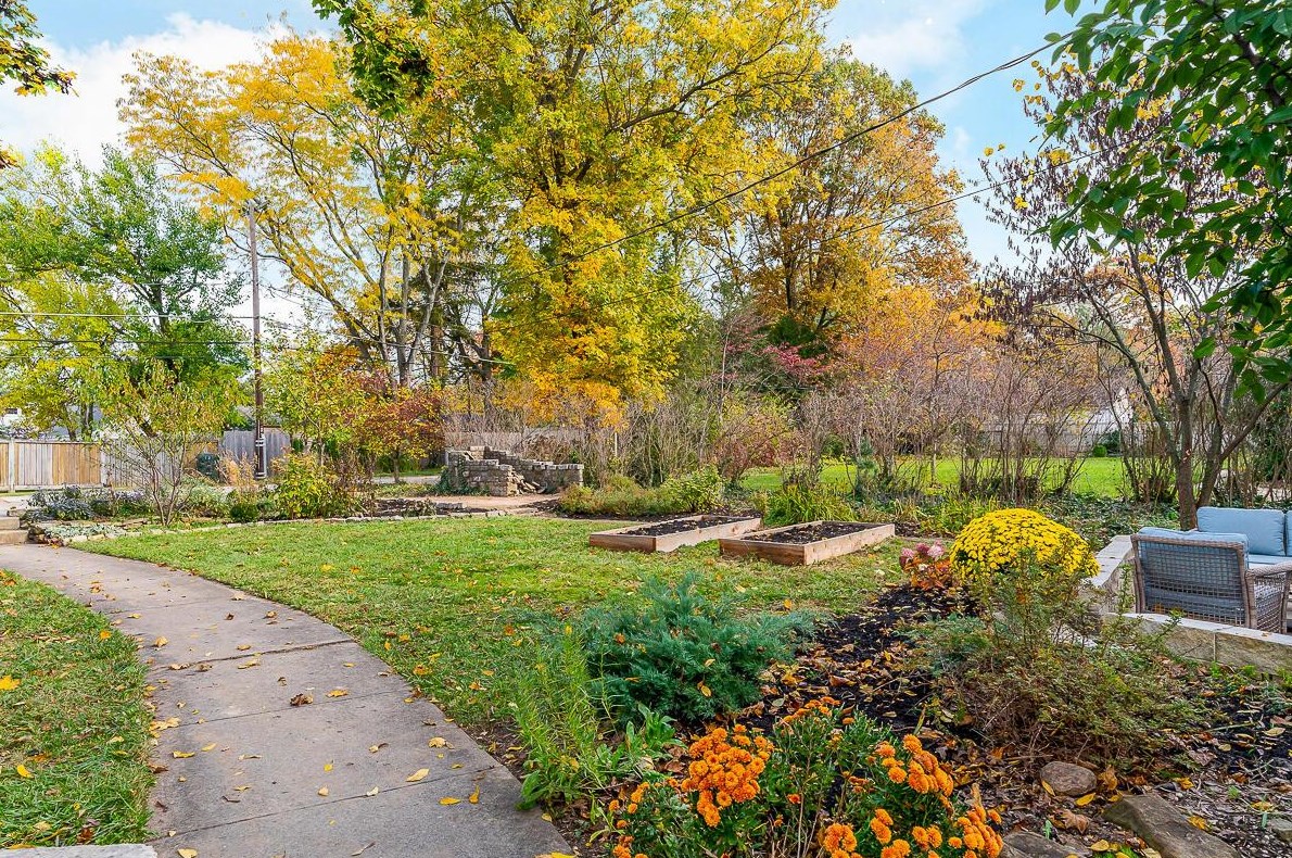 108 Overbrook Dr, Columbus, OH 43214-3172