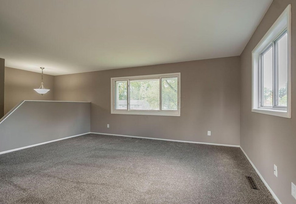 1864 Woodcrest Rd, Columbus, OH 43232-2768