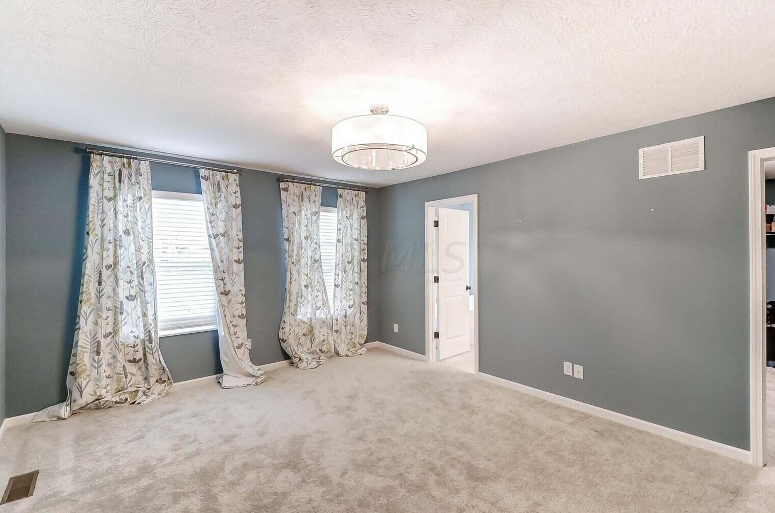 934 Thornhill Pl, Lancaster OH  43130-7730 exterior