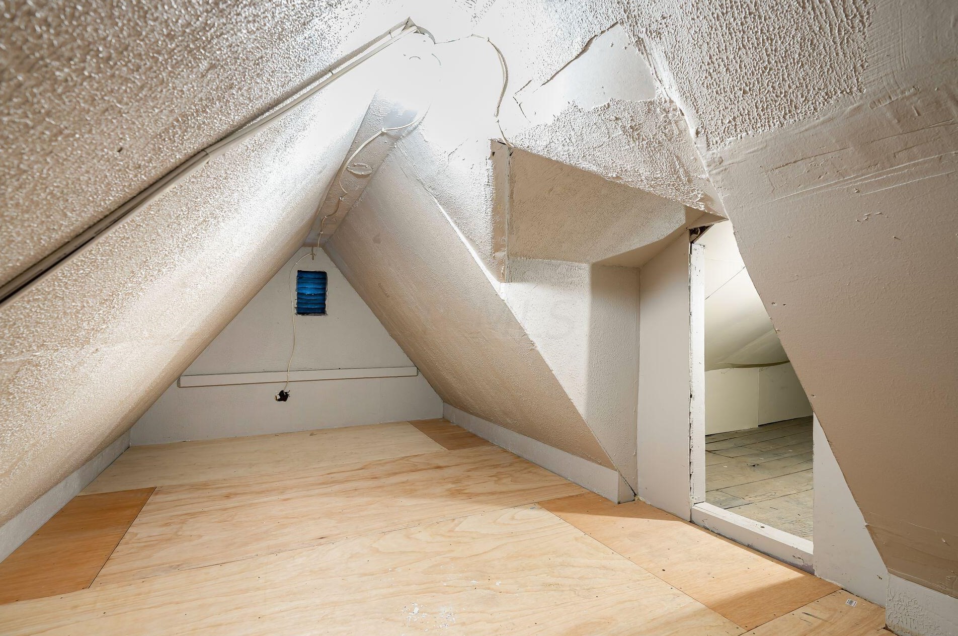 1060 18th Ave, Columbus OH  43211-2446 exterior