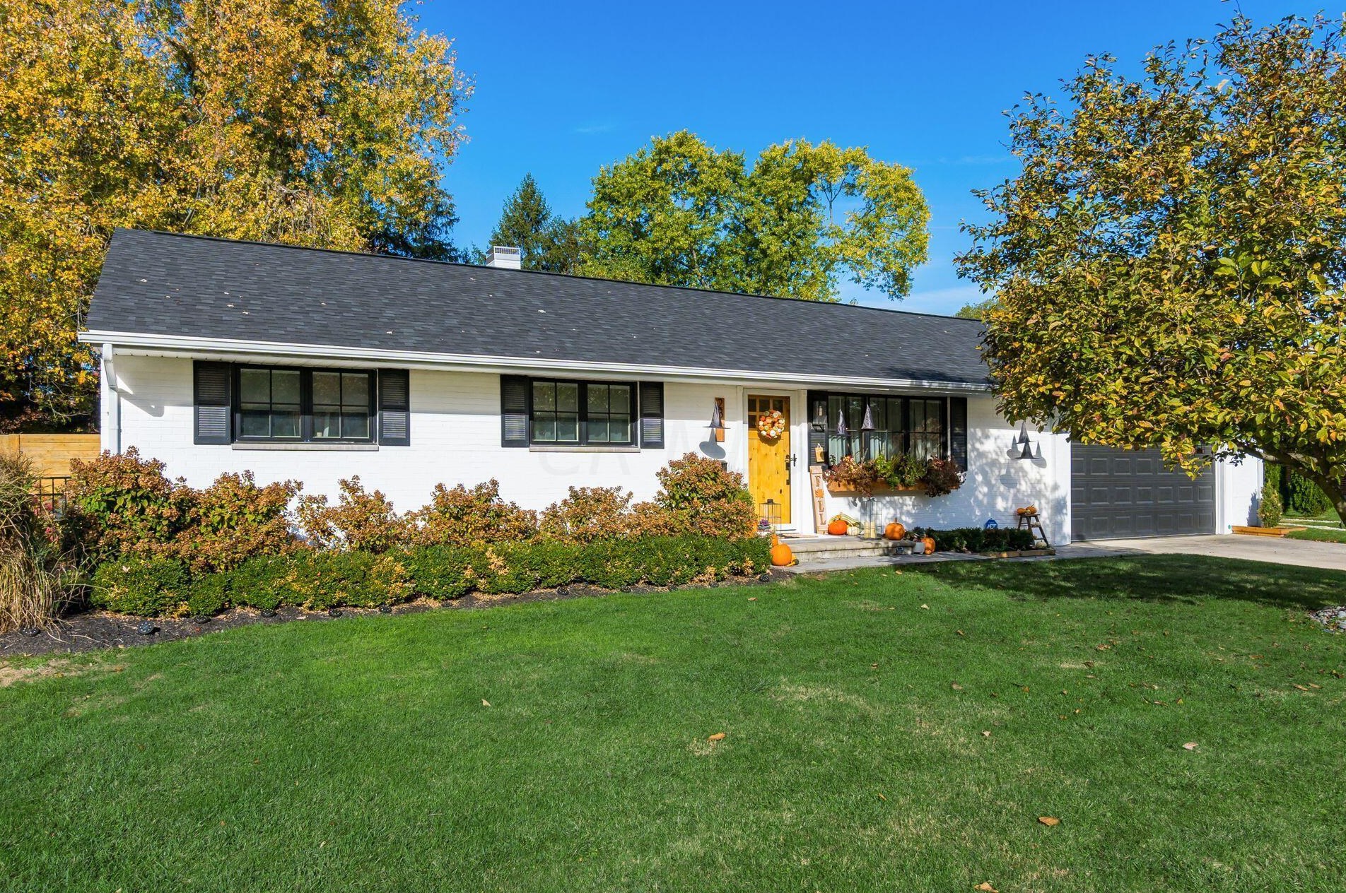 281 Cheyenne Dr, Westerville, OH 43081-2321
