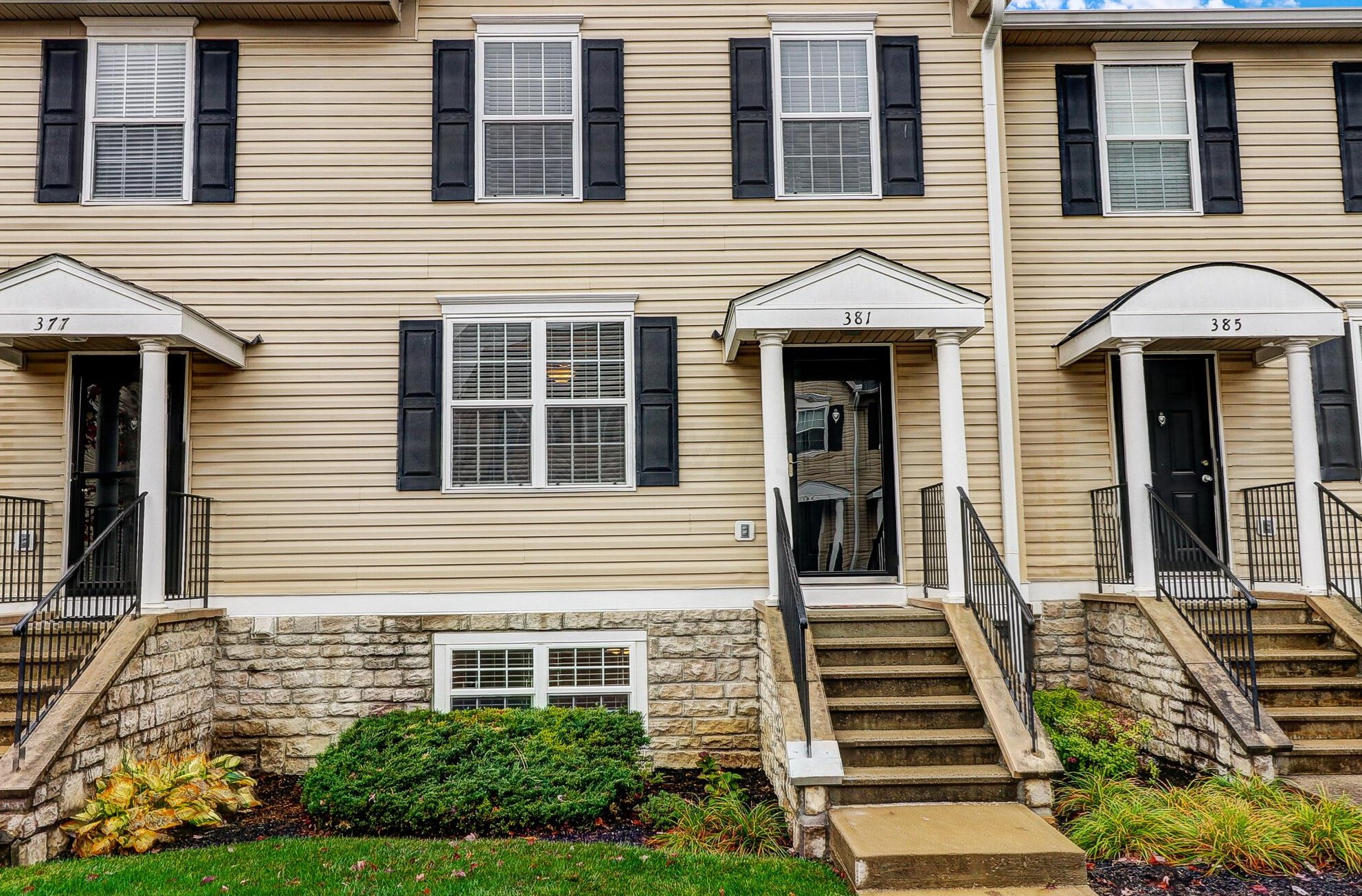381 Douglasfir Dr, Blacklick, OH 43004