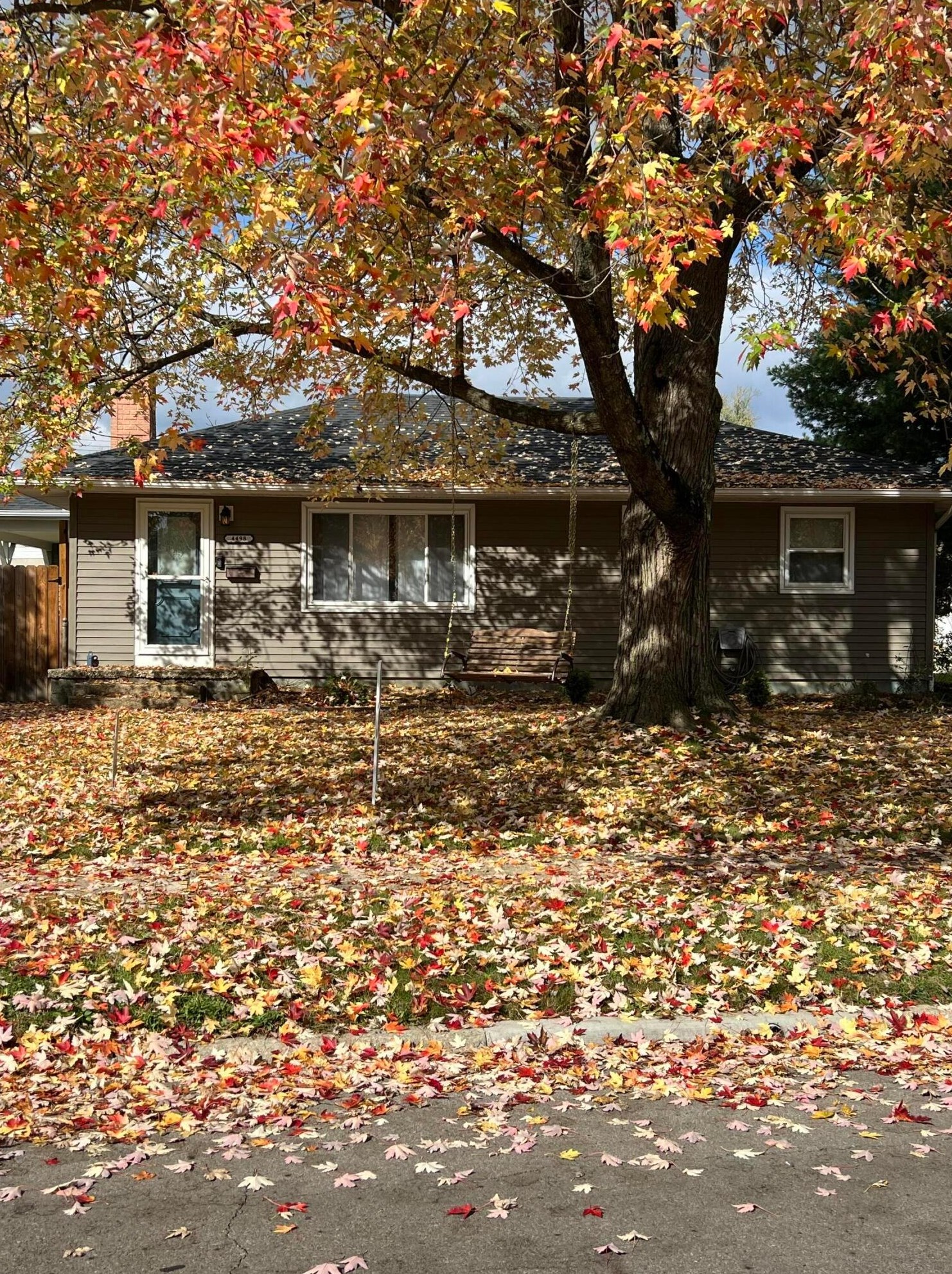 4498 Amesbury Rd, Columbus, OH 43227-1315
