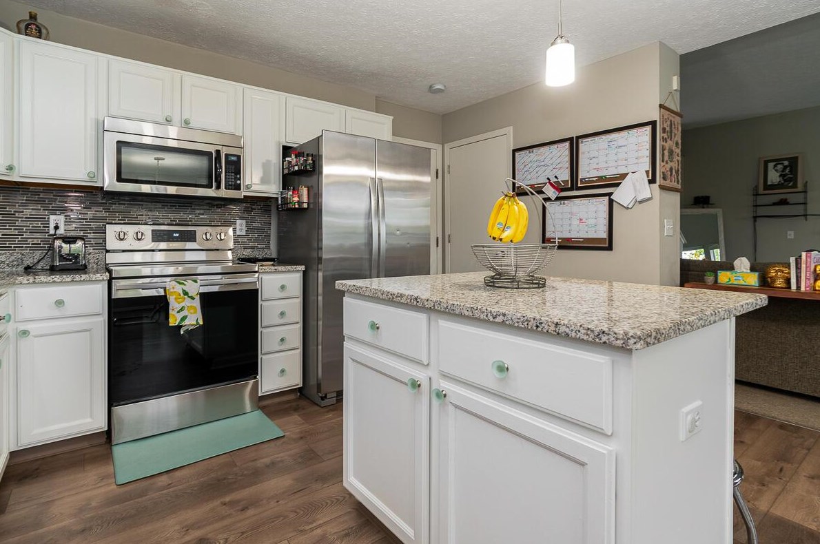 6994 Weurful Dr, Cnl Wnchstr OH  43110-8444 exterior