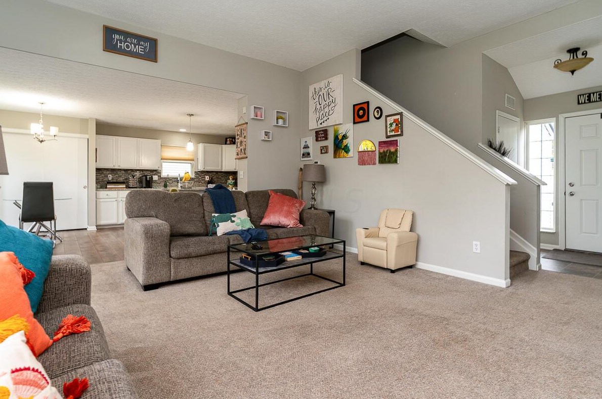 6994 Weurful Dr, Cnl Wnchstr OH  43110-8444 exterior