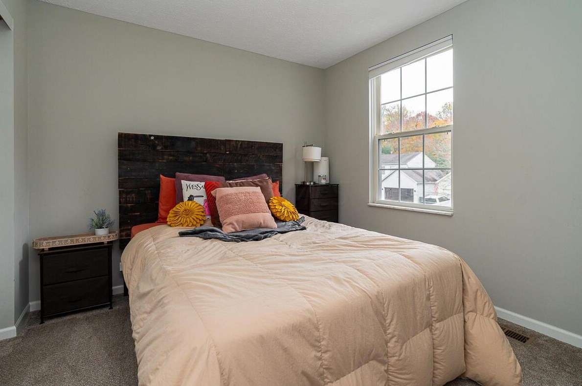 6994 Weurful Dr, Cnl Wnchstr OH  43110-8444 exterior