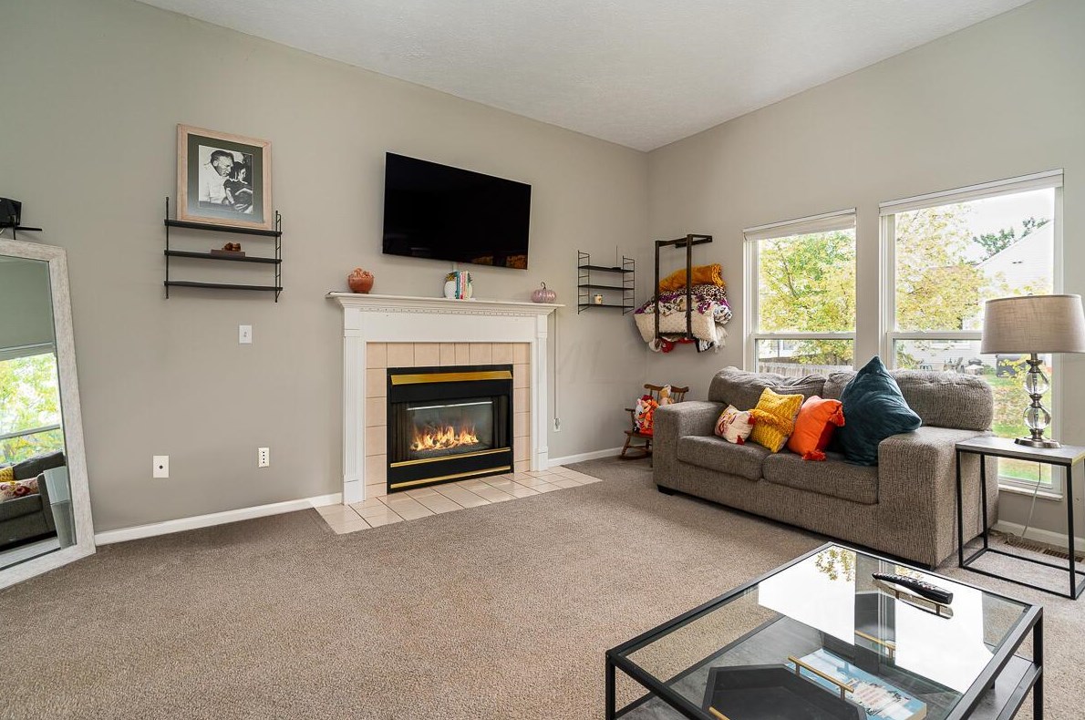 6994 Weurful Dr, Cnl Wnchstr OH  43110-8444 exterior