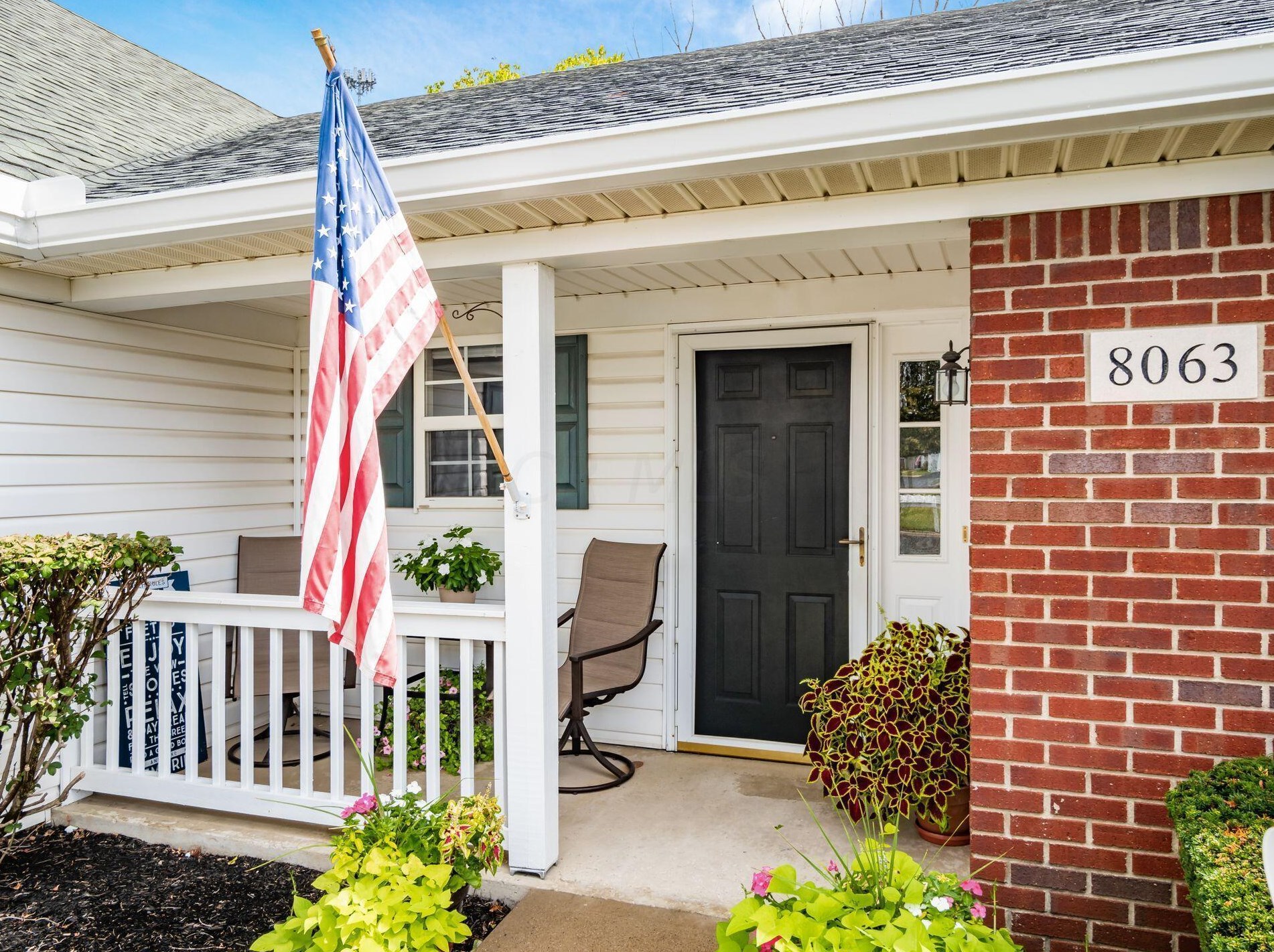 8063 Kingfisher Ln, Pickerington, OH 43147-8260