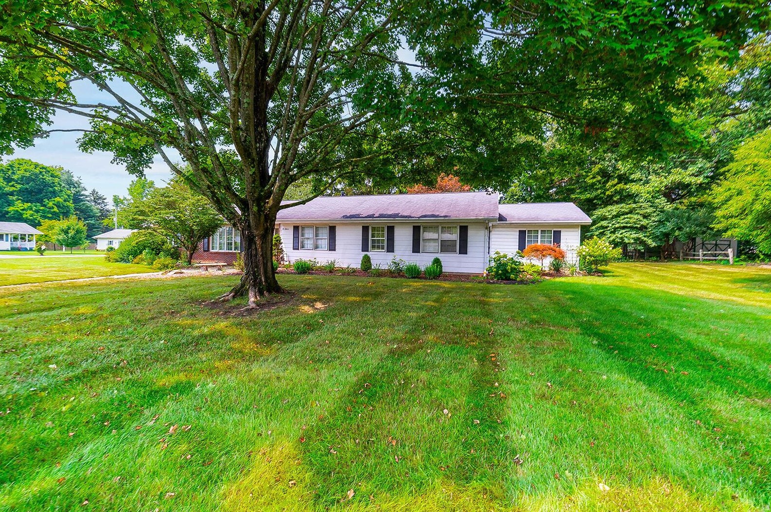 615 Ridgewood Dr, Circleville, OH 43113