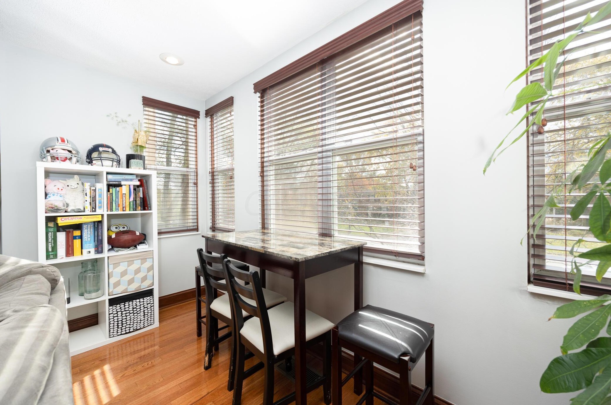 1832 Northwest Blvd, Columbus OH  43212-1670 exterior