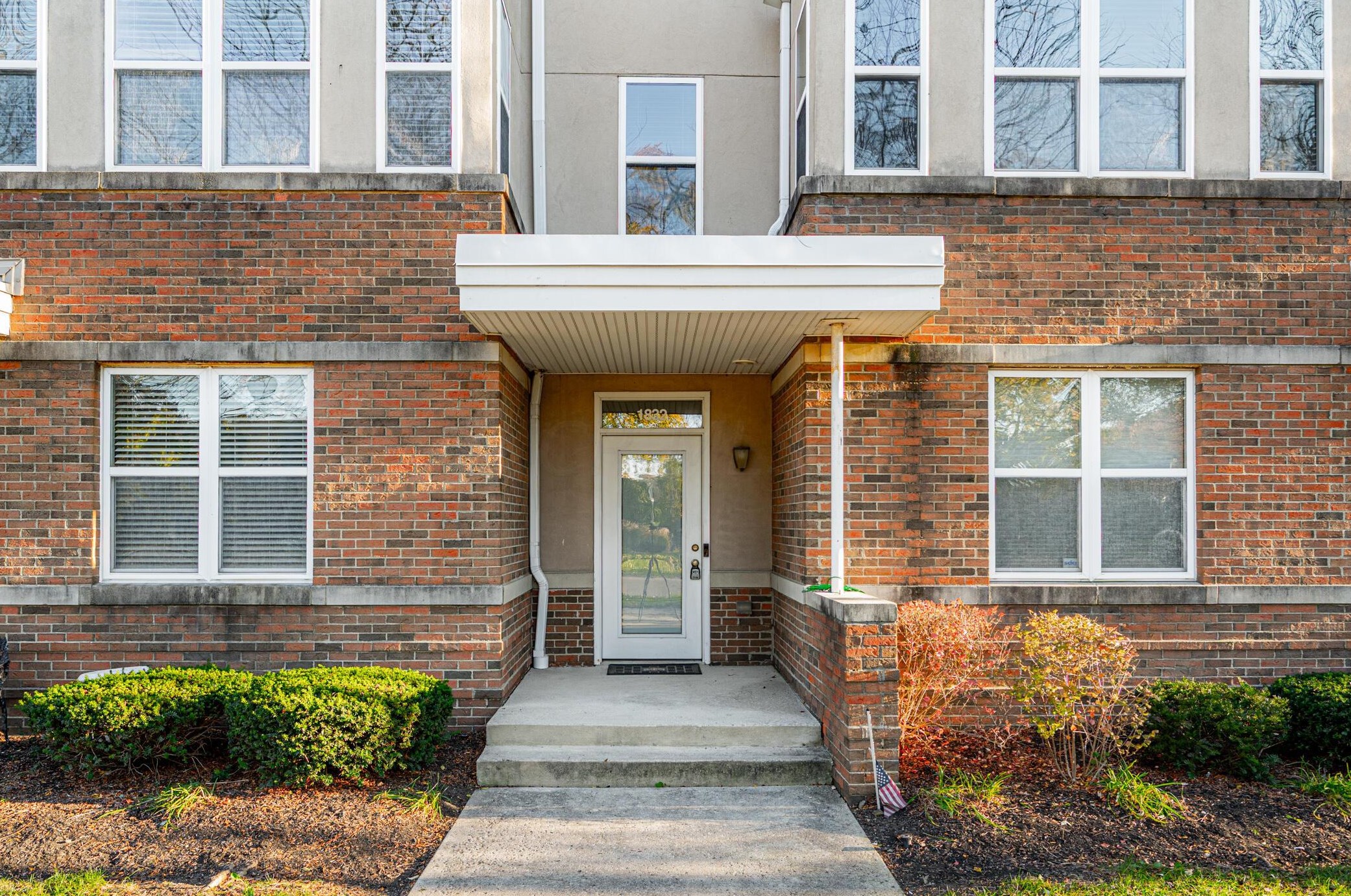 1832 Northwest Blvd, Columbus OH  43212-1670 exterior