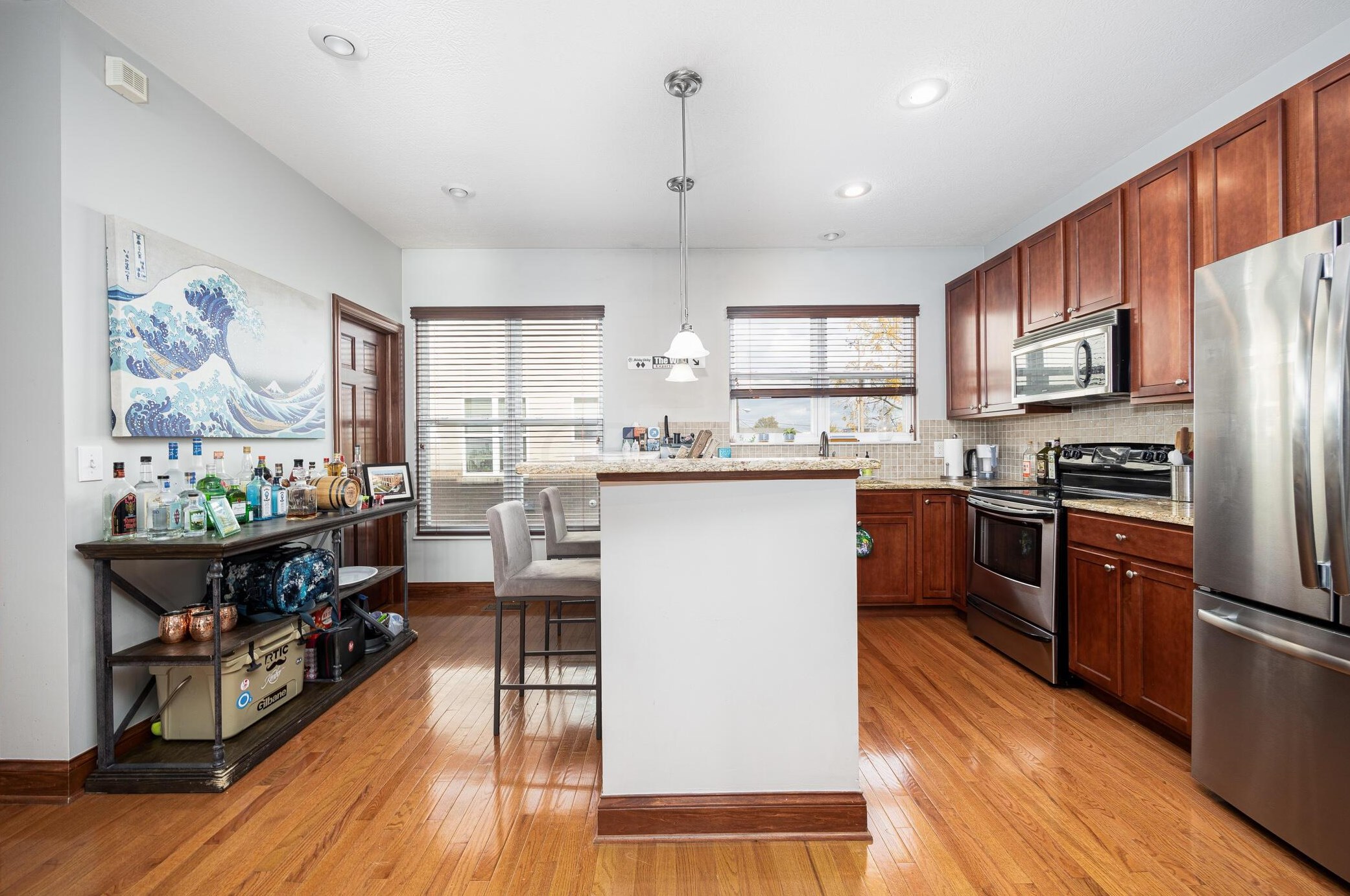 1832 Northwest Blvd, Columbus OH  43212-1670 exterior