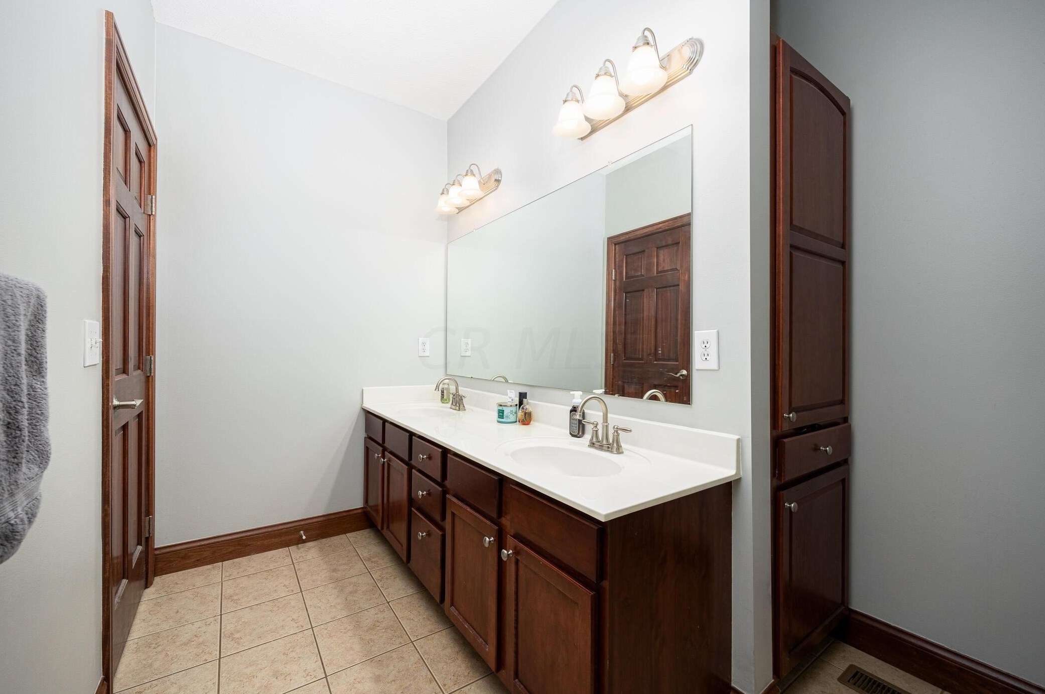 1832 Northwest Blvd, Columbus OH  43212-1670 exterior