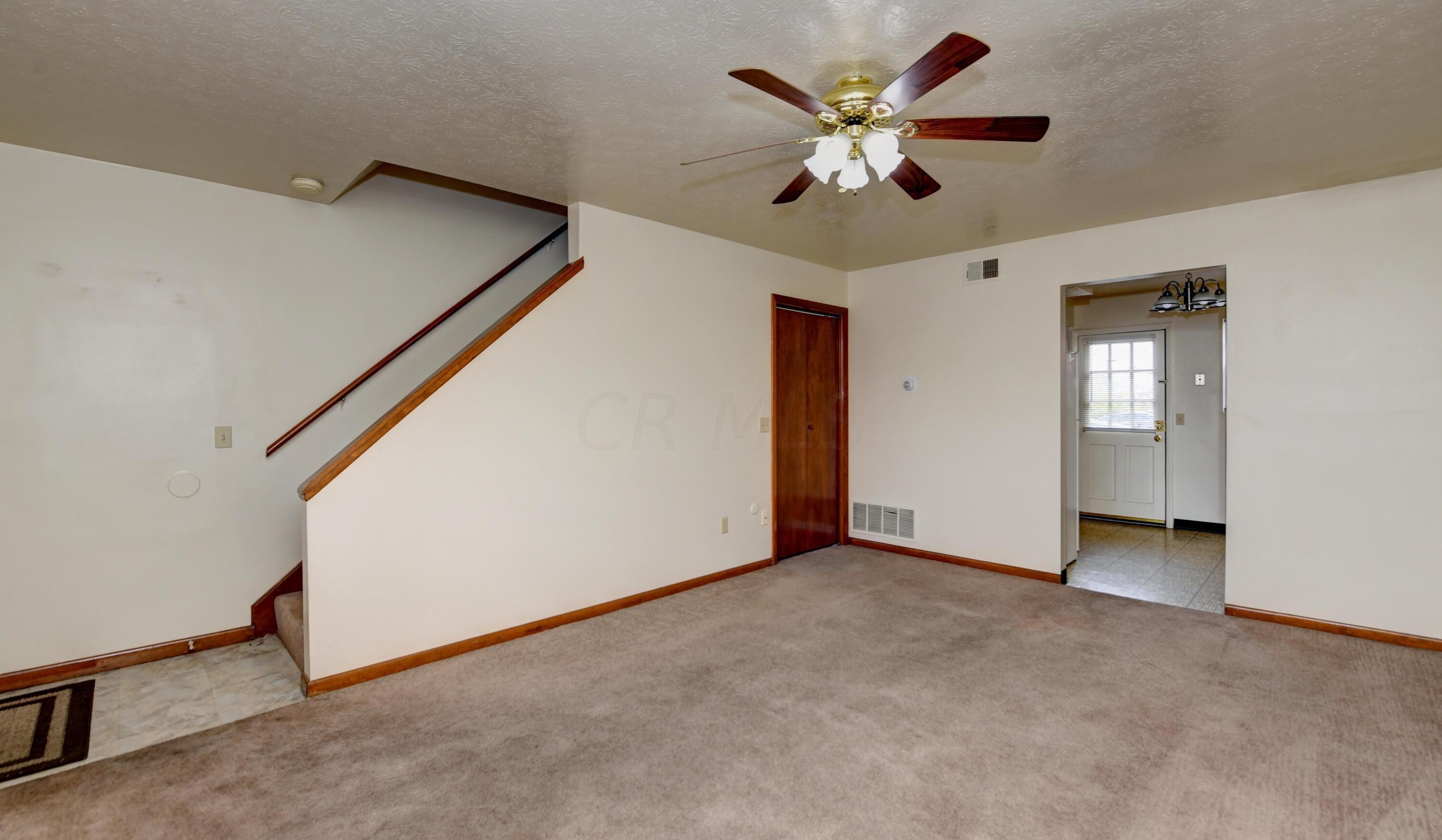 2926 Sandridge Ave, Columbus, OH 43224-1841