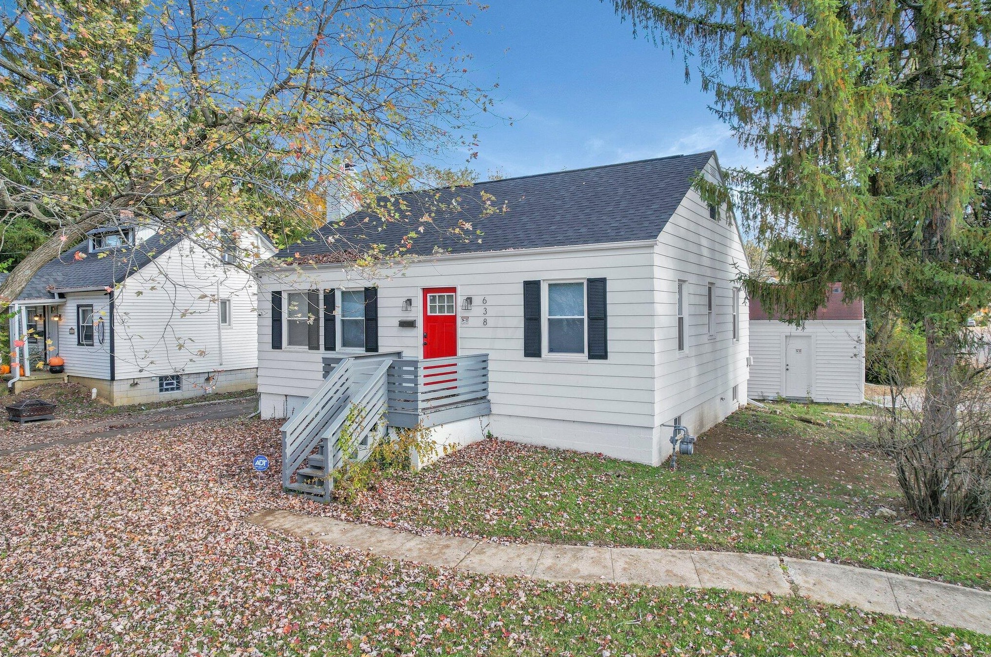 638 Robinwood Ave, Columbus OH  43213-1755 exterior