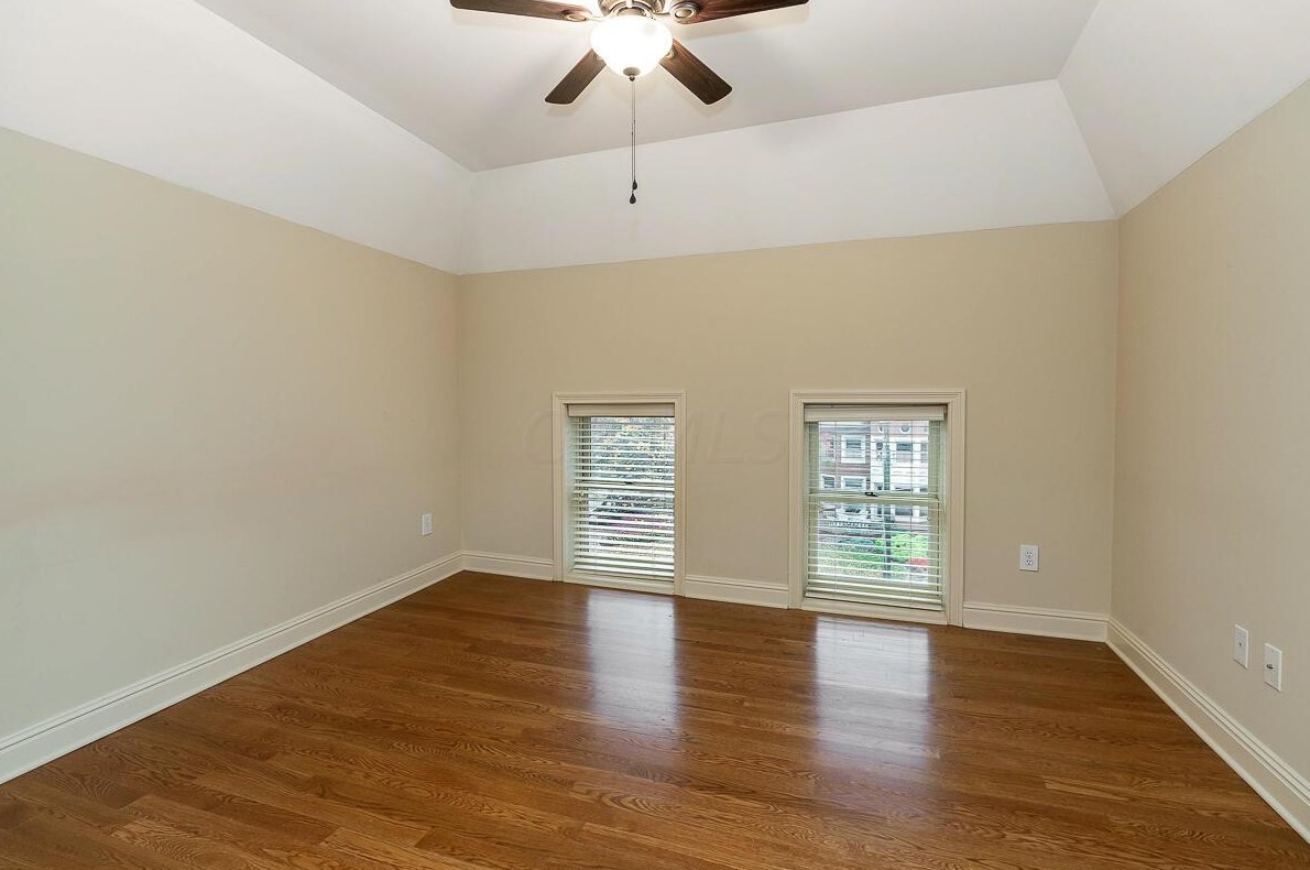 60 Buttles Ave, Columbus OH  43215-1451 exterior