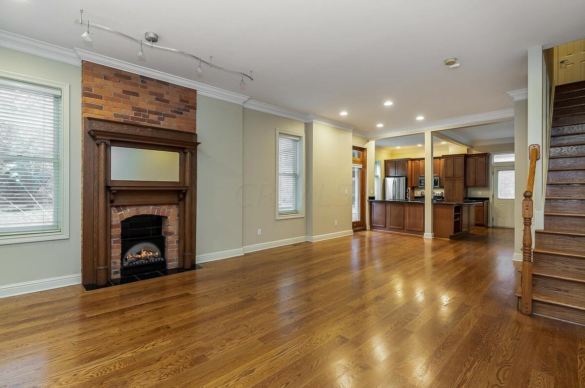 60 Buttles Ave, Columbus OH  43215-1451 exterior