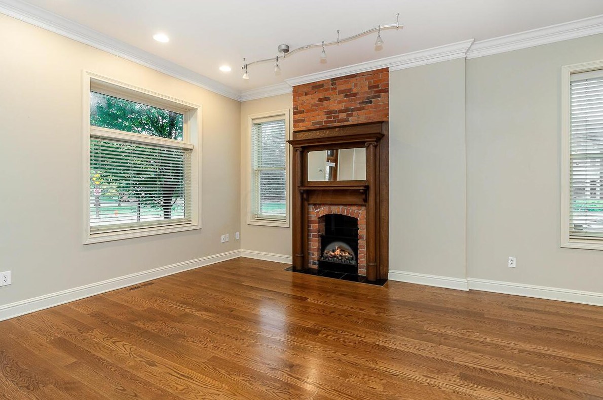 60 Buttles Ave, Columbus OH  43215-1451 exterior