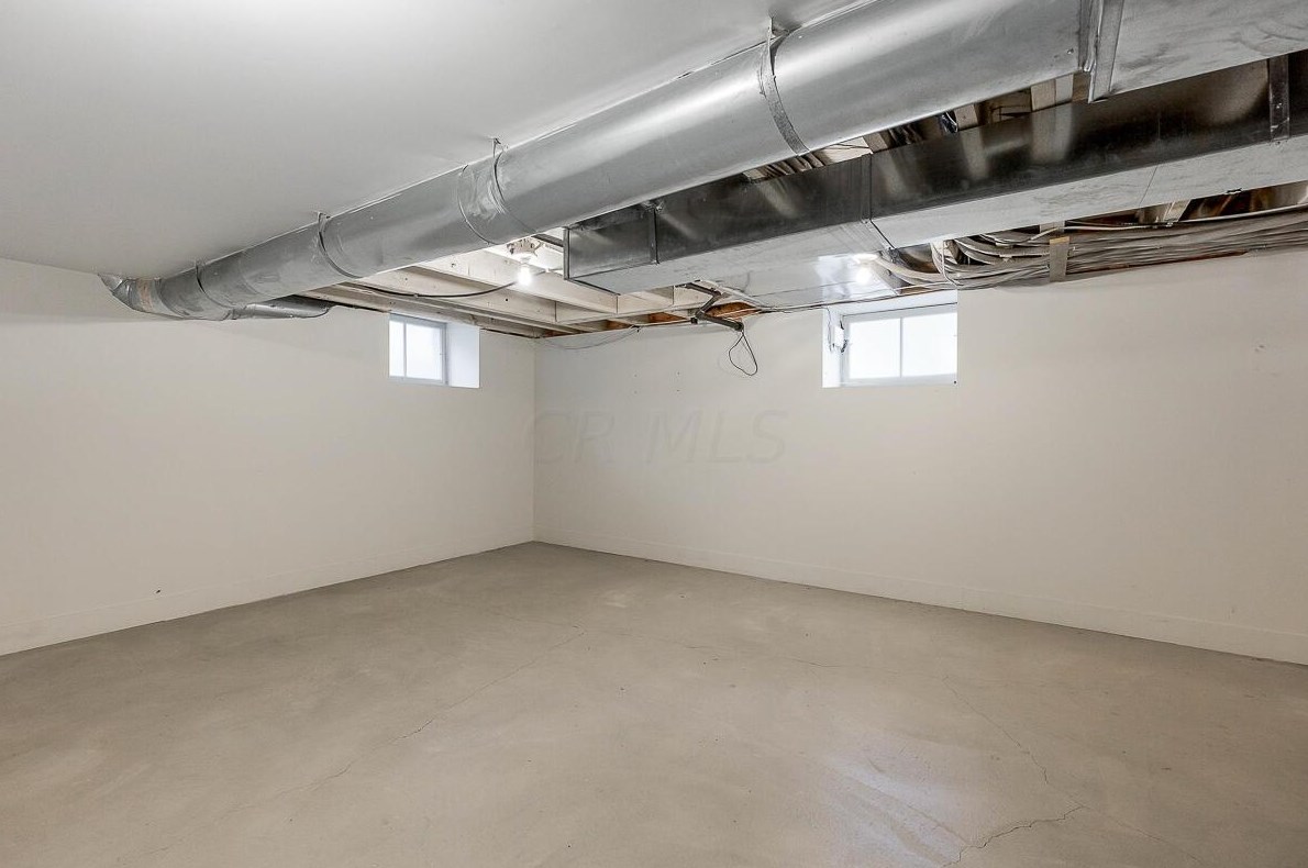 60 Buttles Ave, Columbus OH  43215-1451 exterior