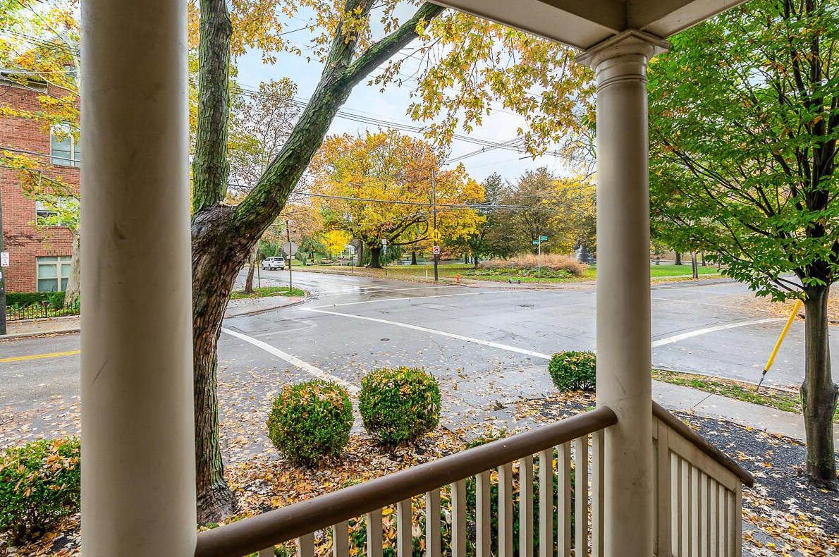 60 Buttles Ave, Columbus OH  43215-1451 exterior