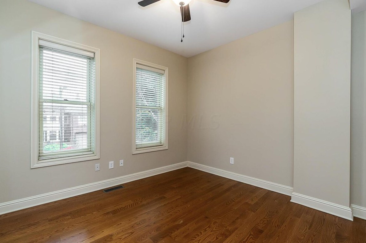 60 Buttles Ave, Columbus OH  43215-1451 exterior