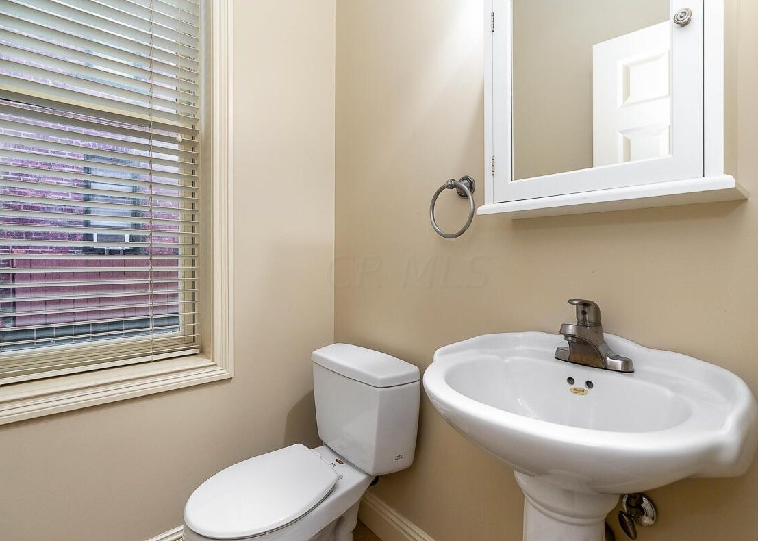 60 Buttles Ave, Columbus OH  43215-1451 exterior