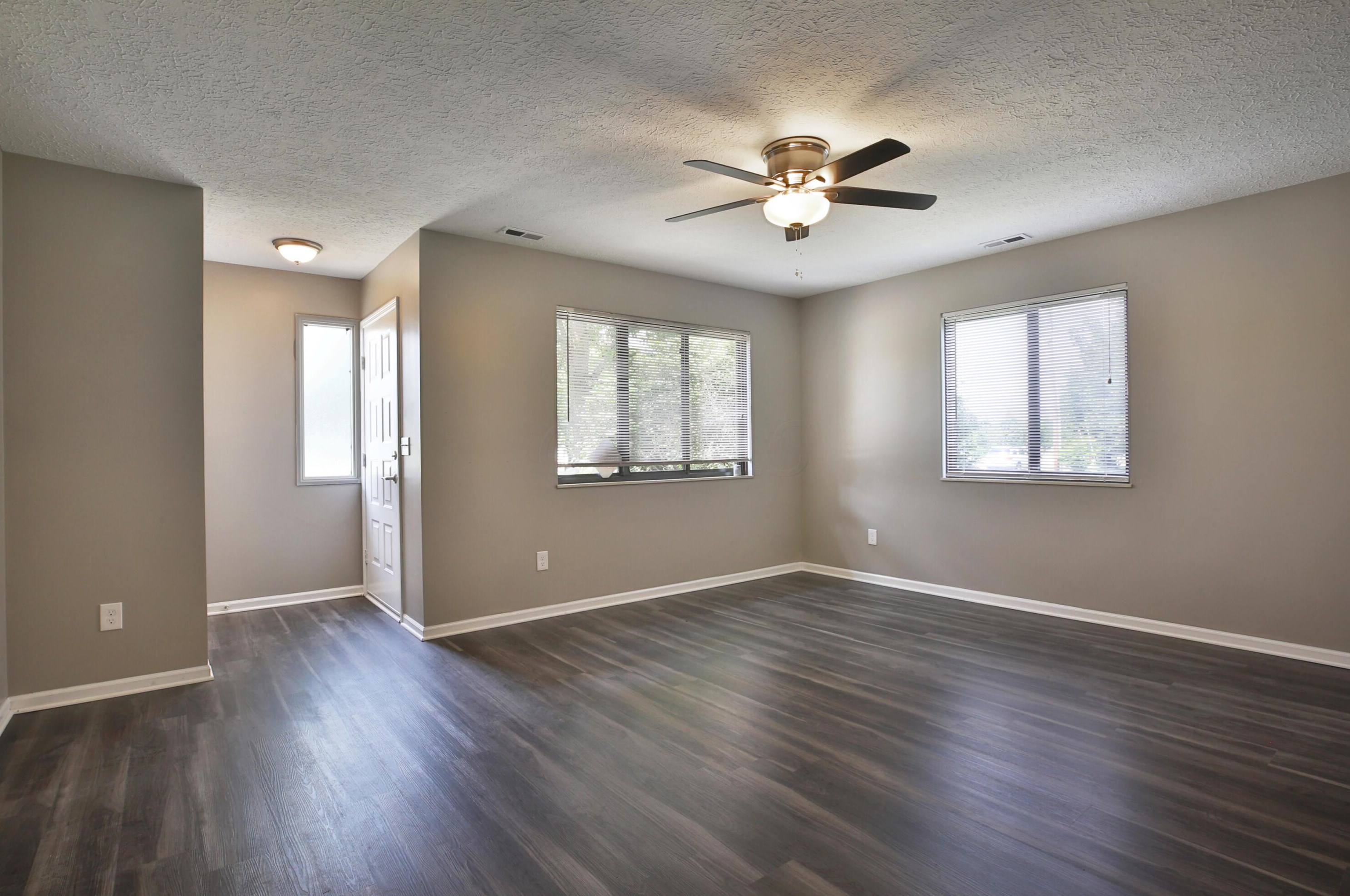 914-916 Tradewind Dr, Westerville, OH 43081