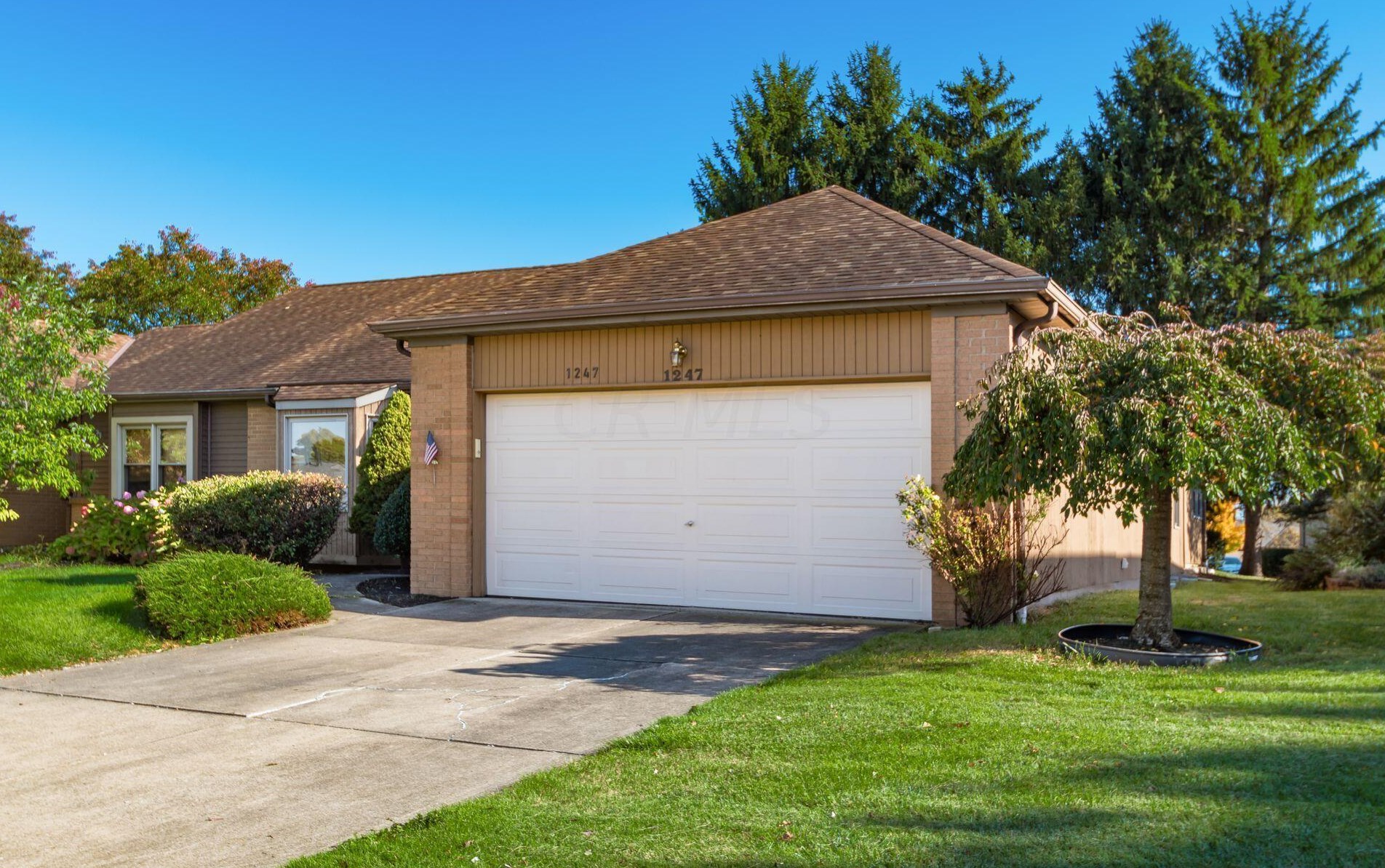 1247 Langland Dr, Columbus, OH 43220-2648