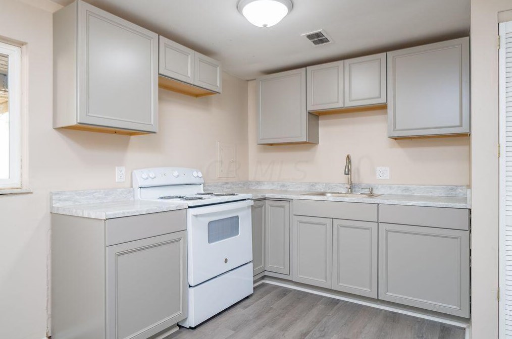 3720 Beulah Rd, Columbus OH 43224-2615 exterior