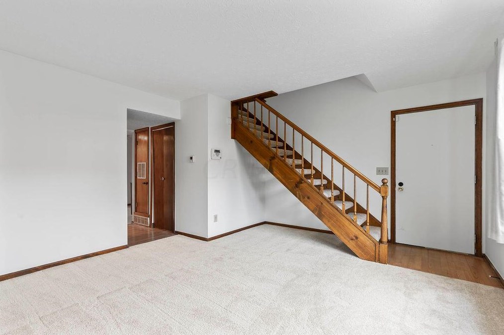 5693 Jousting Ln, Columbus, OH 43231-2979