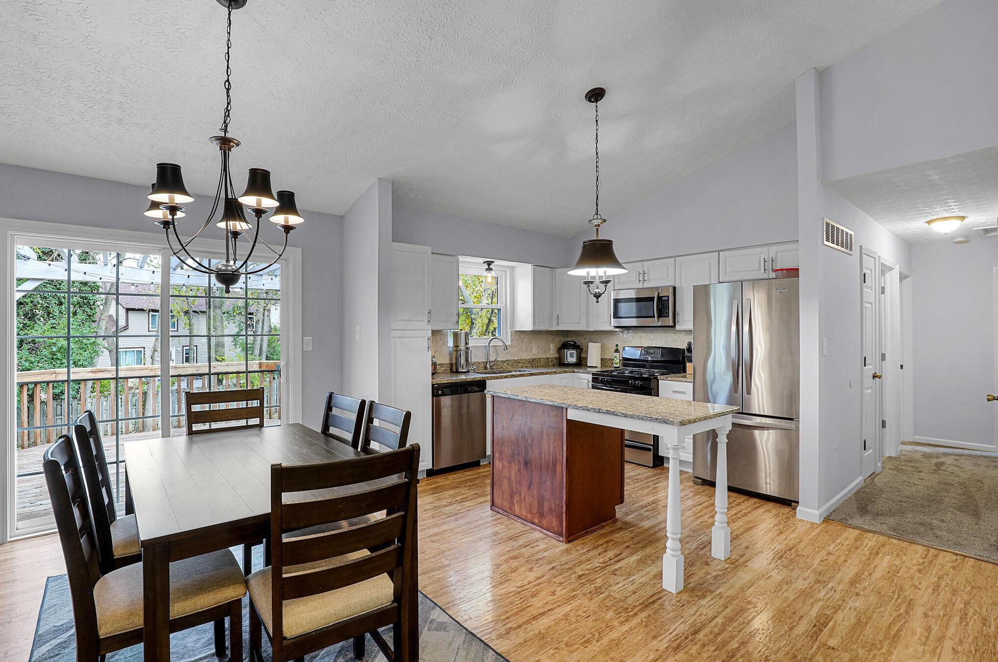 2424 Sandstrom Dr, Columbus OH  43235-1890 exterior