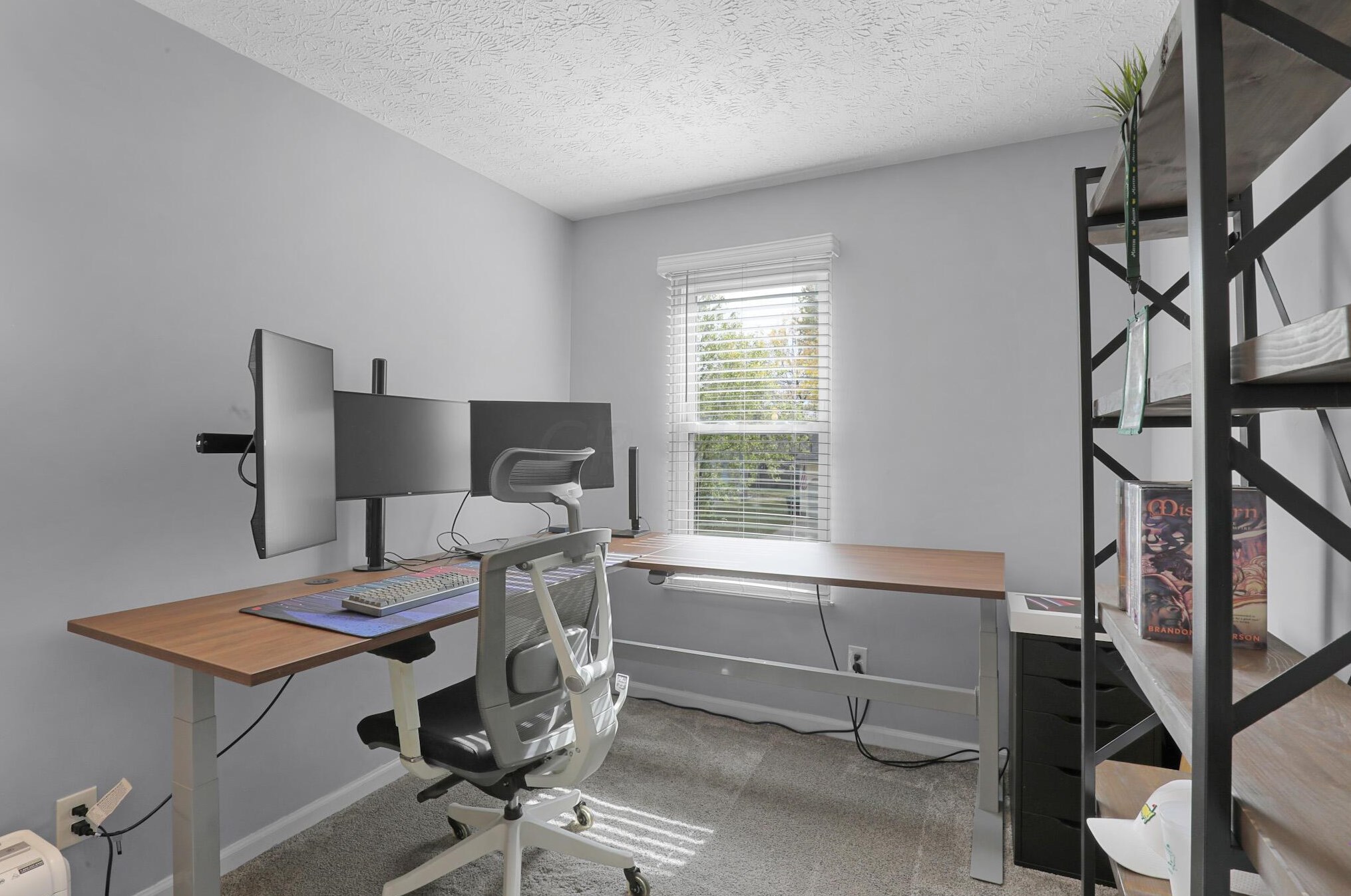 2424 Sandstrom Dr, Columbus OH  43235-1890 exterior