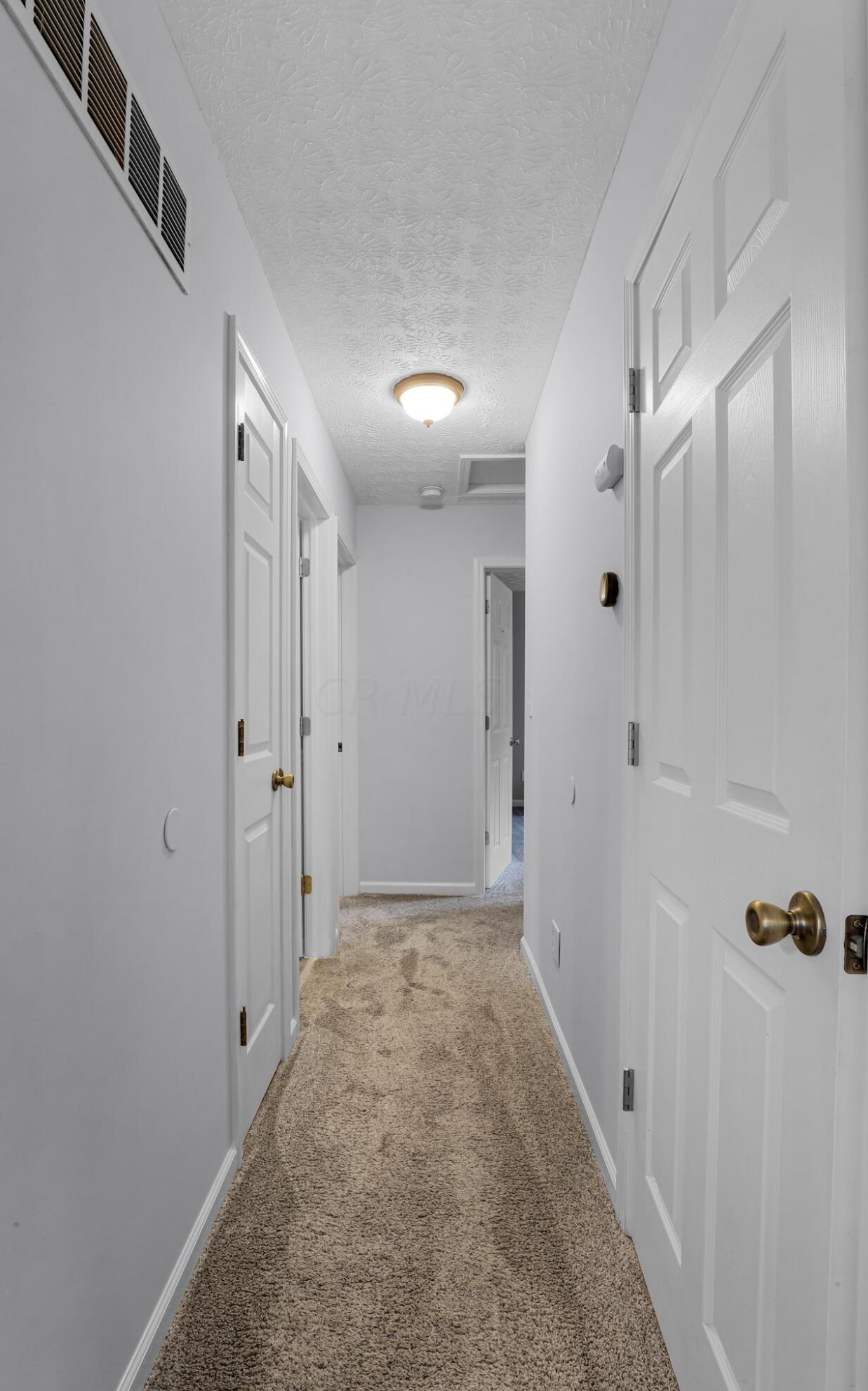 2424 Sandstrom Dr, Columbus OH  43235-1890 exterior