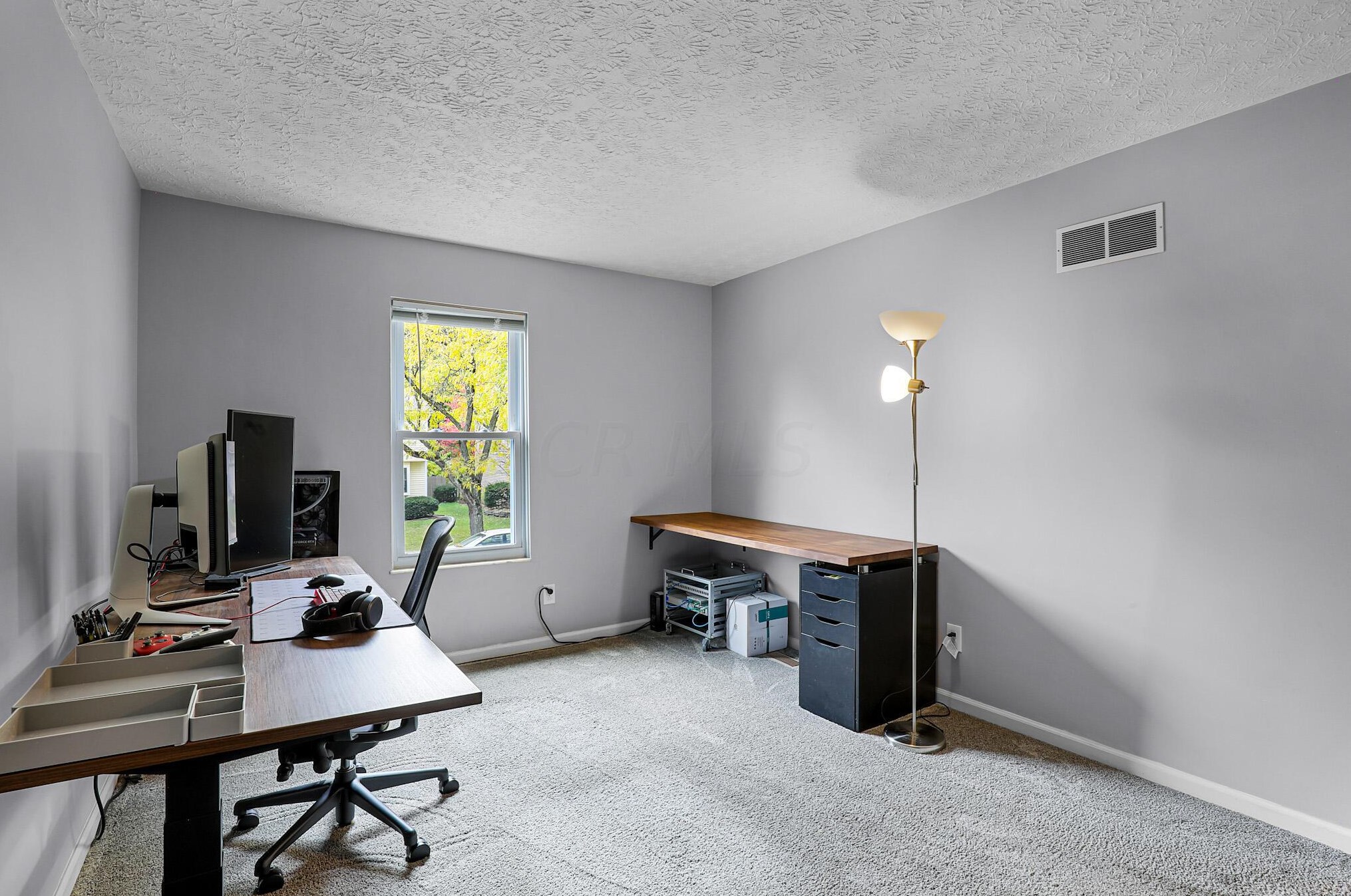 2424 Sandstrom Dr, Columbus OH  43235-1890 exterior