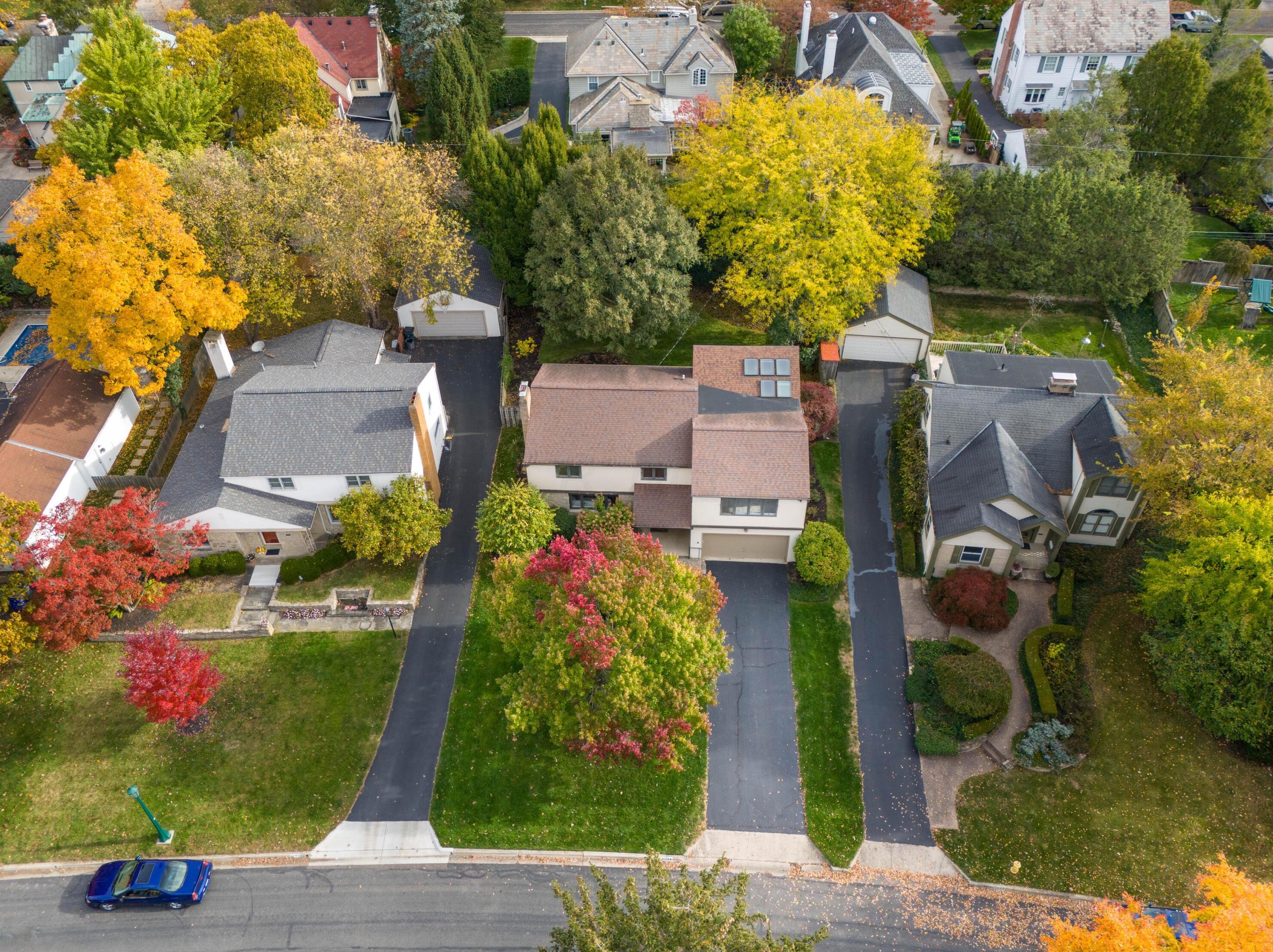 2098 Ellington Rd, Columbus, OH 43221-4139