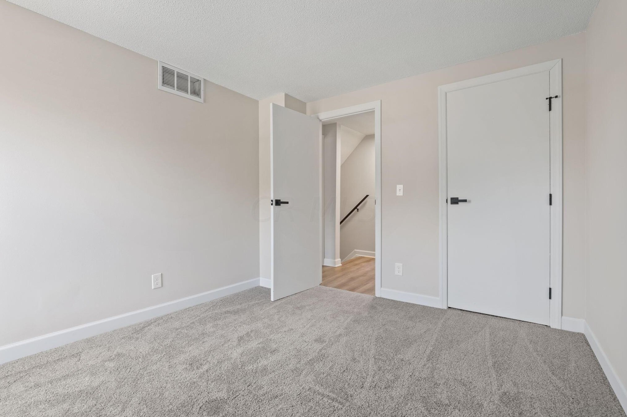 1601 Stephanie Ct, Columbus OH 43232-7408 exterior