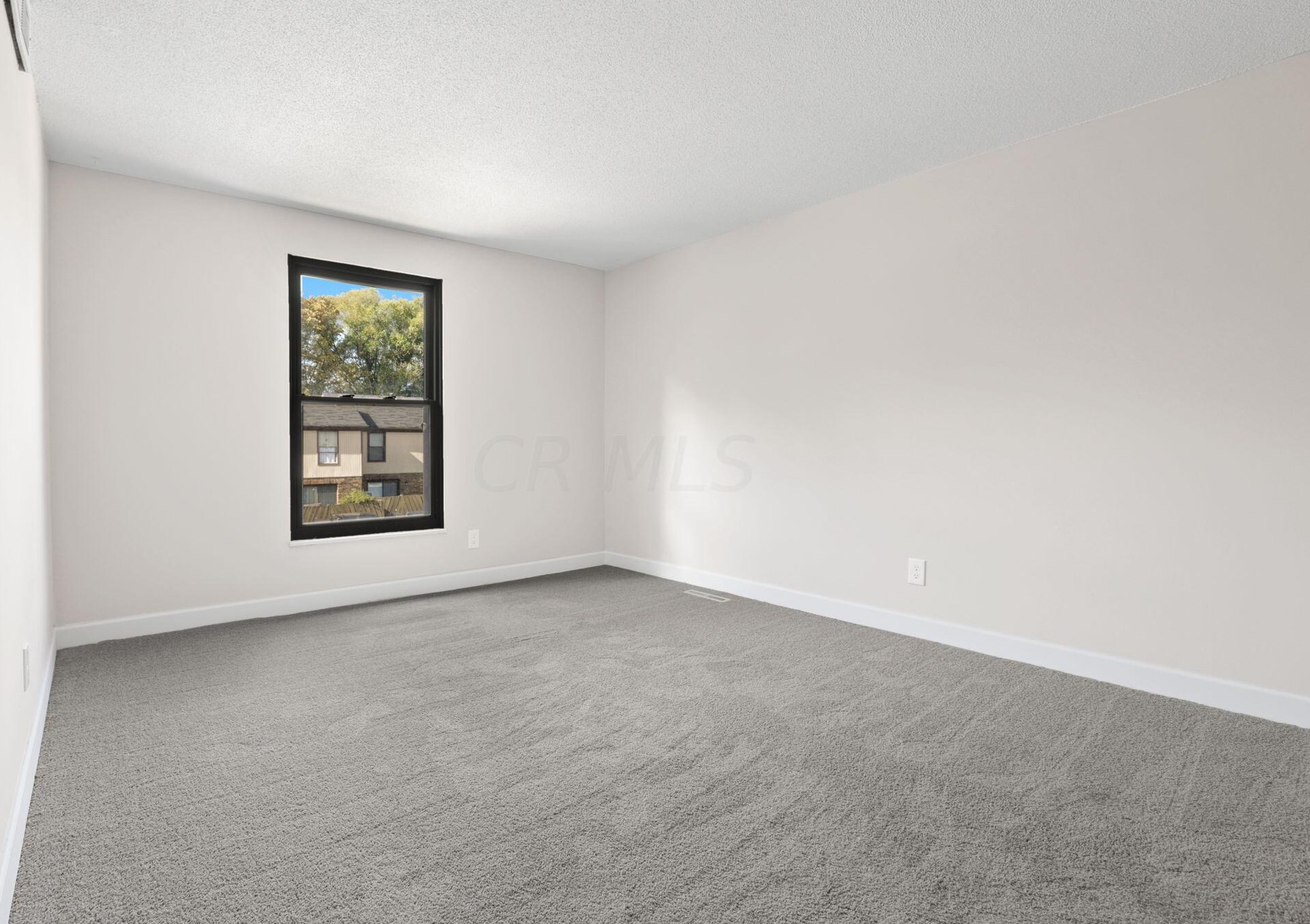 1601 Stephanie Ct, Columbus OH 43232-7408 exterior