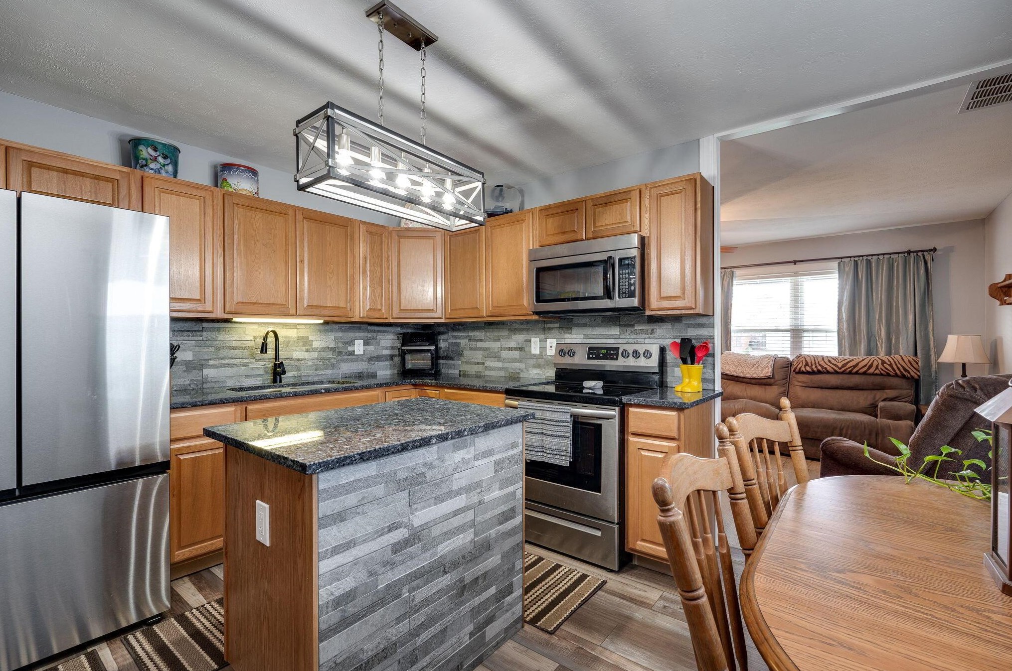 2212 Drake Dr, Xenia, OH 45385