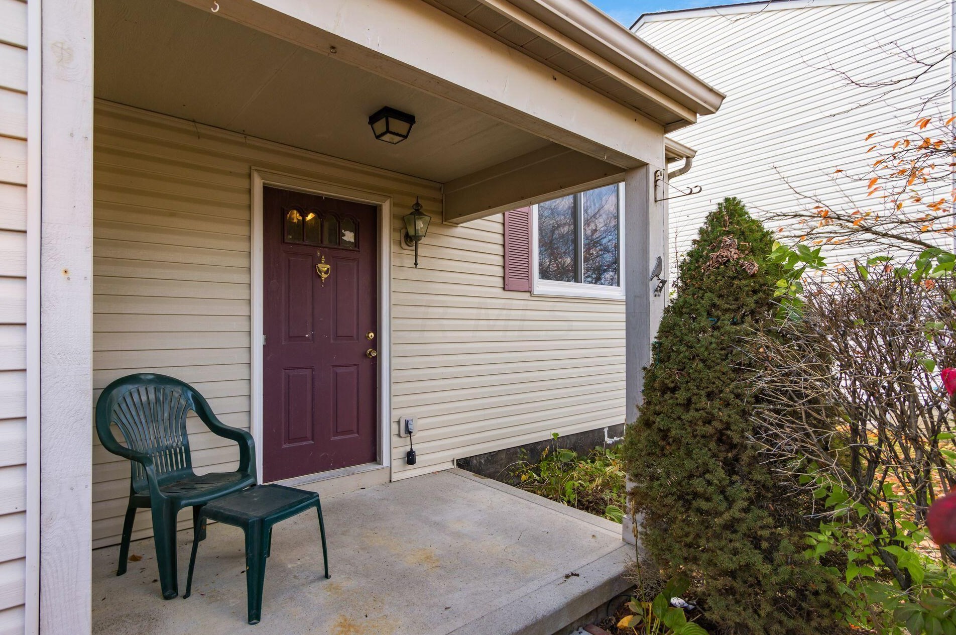 2348 Maribeth Pl, Darbydale, OH 43123