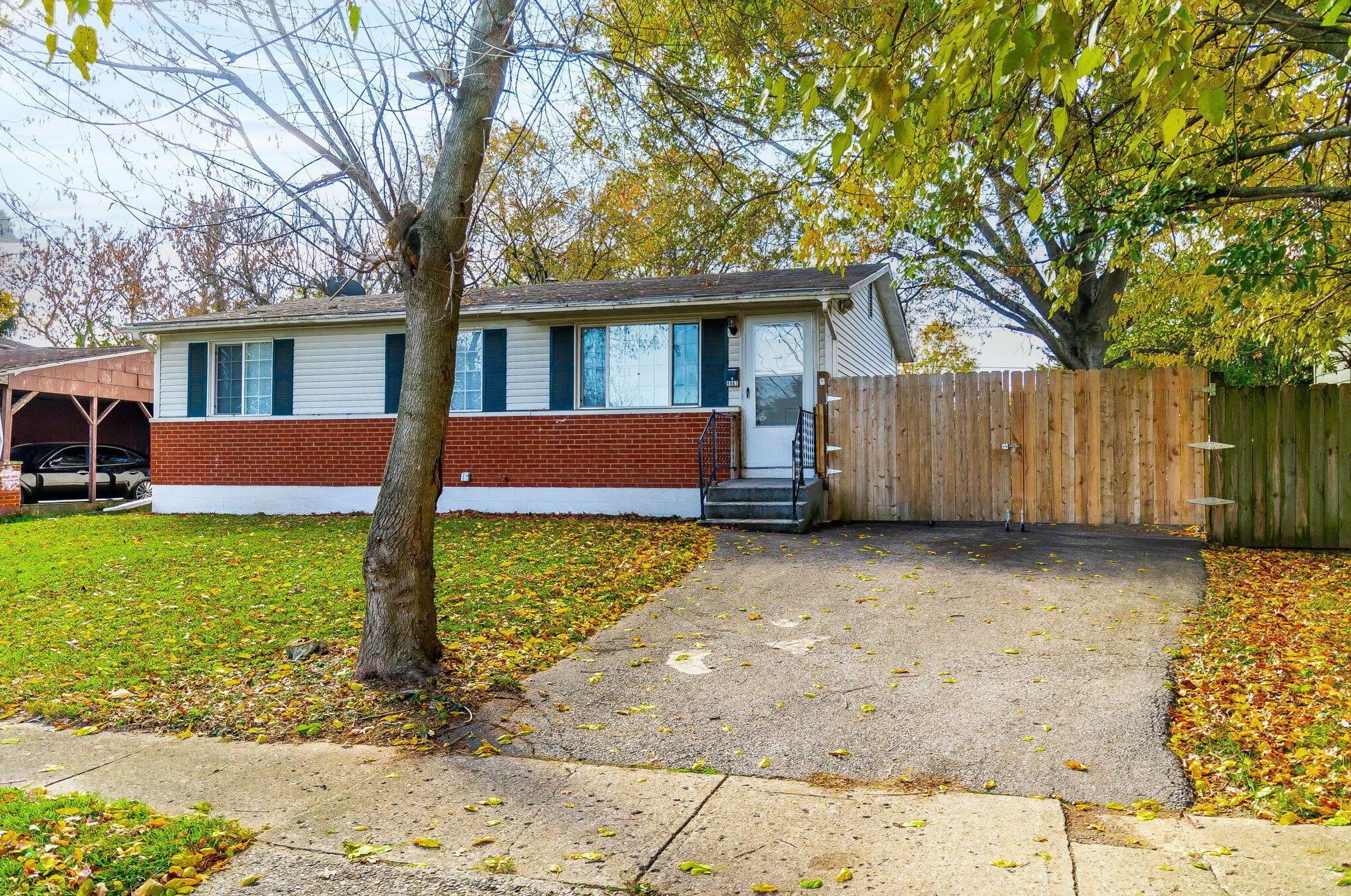 4967 Majestic Dr, Columbus, OH 43232-4125