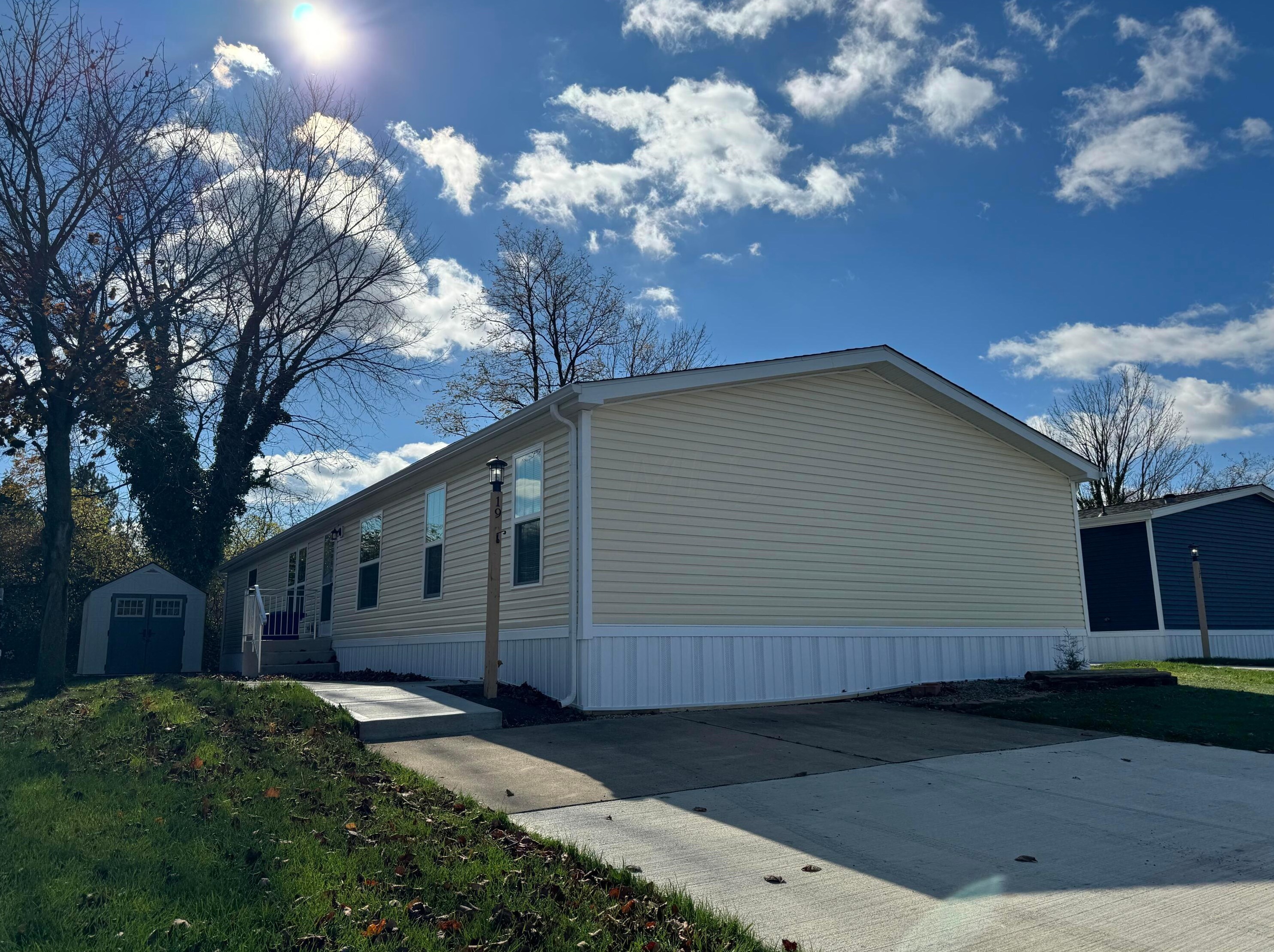19 Birch Row Dr, Delaware, OH 43015-3807