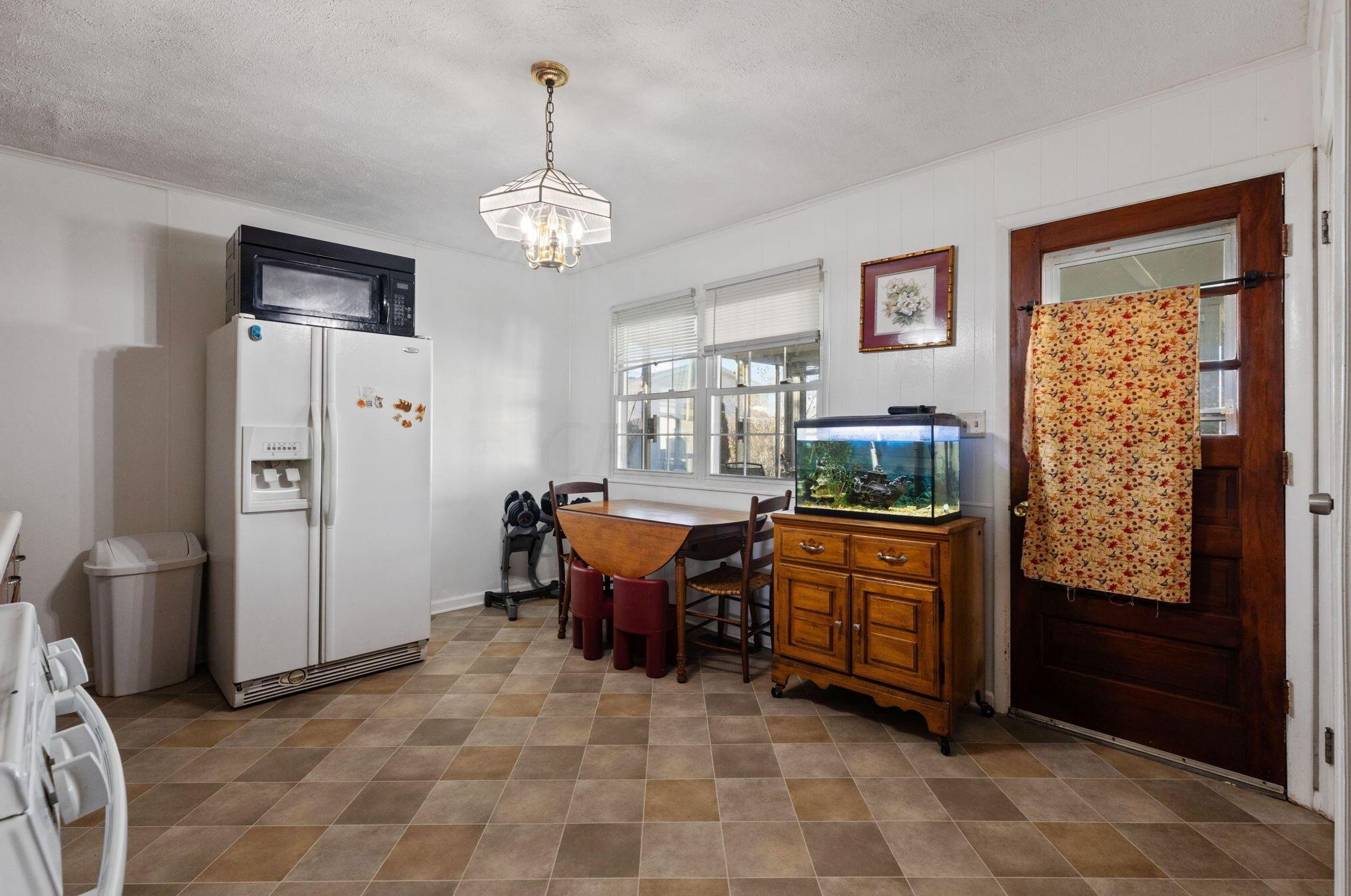 592 Glendora Rd, Columbus OH  43207-4136 exterior