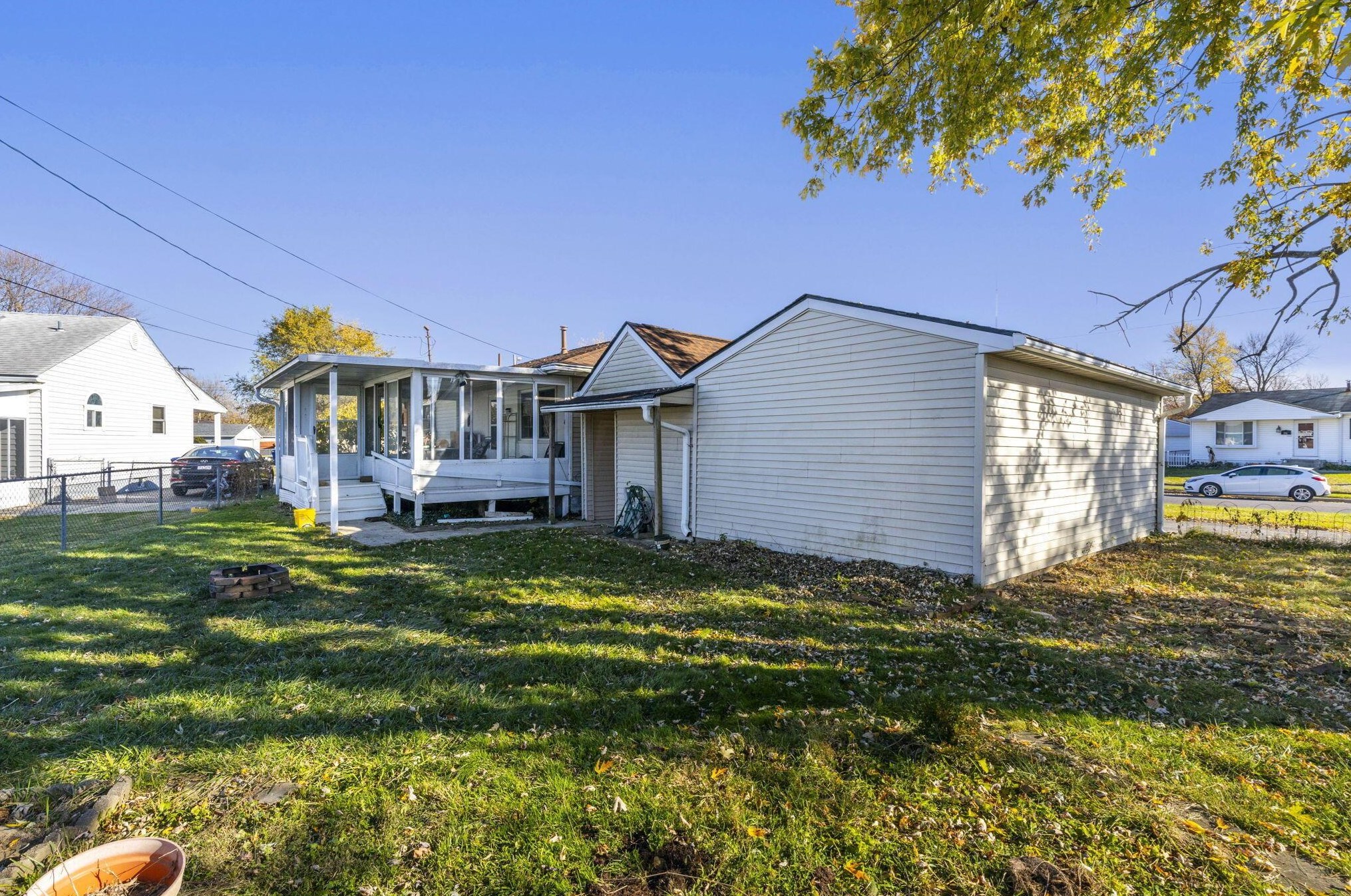 592 Glendora Rd, Columbus OH  43207-4136 exterior