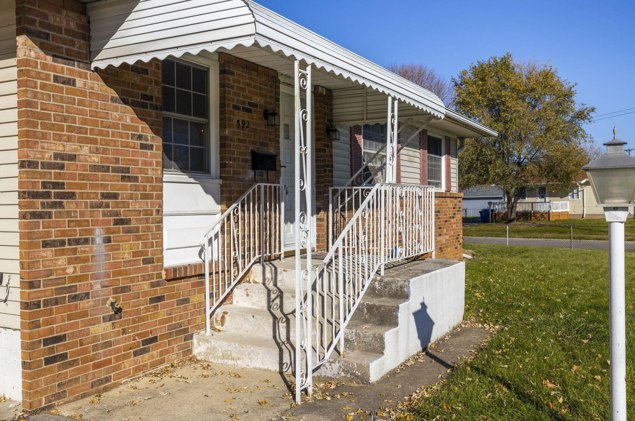 592 Glendora Rd, Columbus OH  43207-4136 exterior