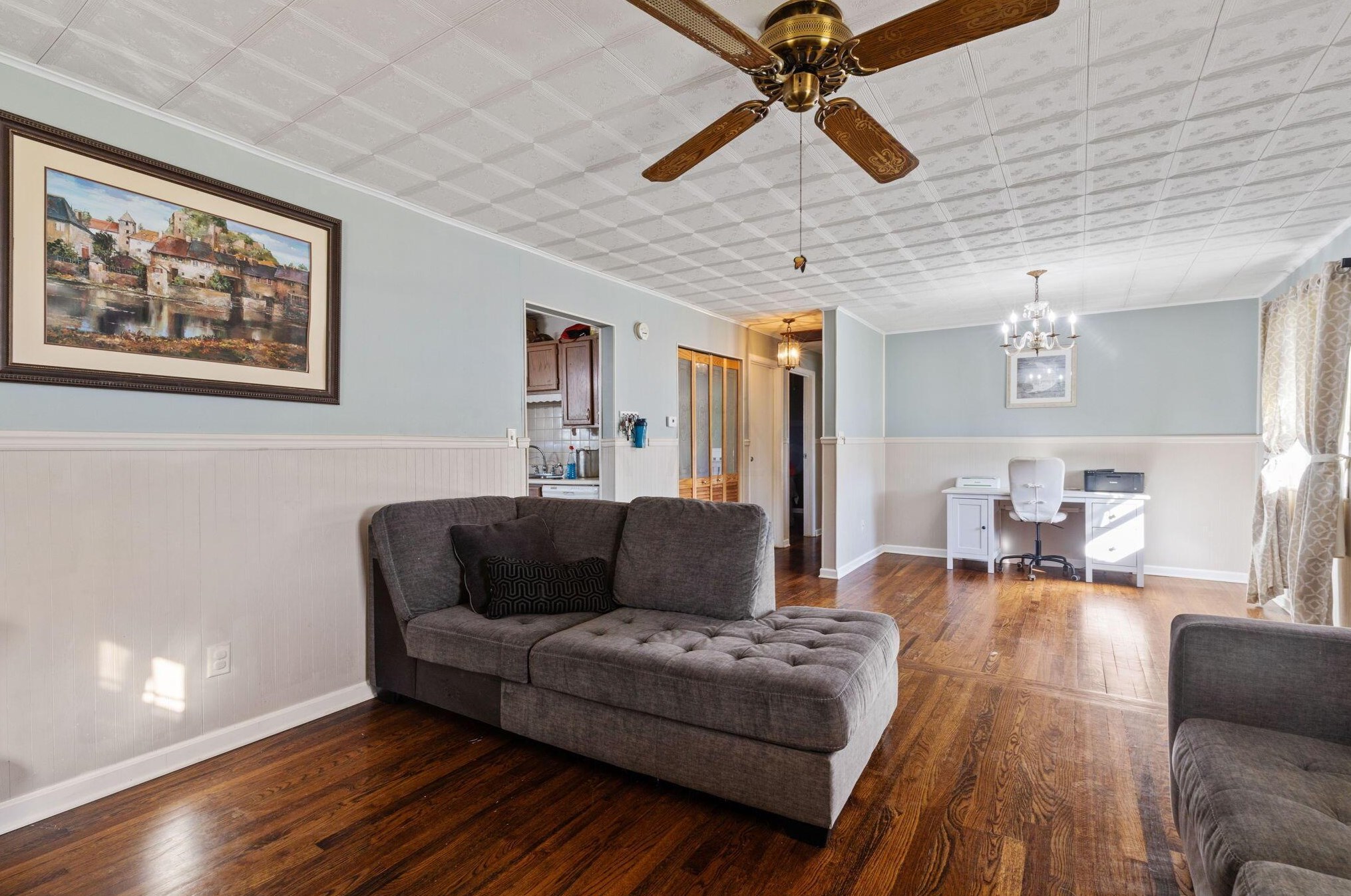 592 Glendora Rd, Columbus OH  43207-4136 exterior