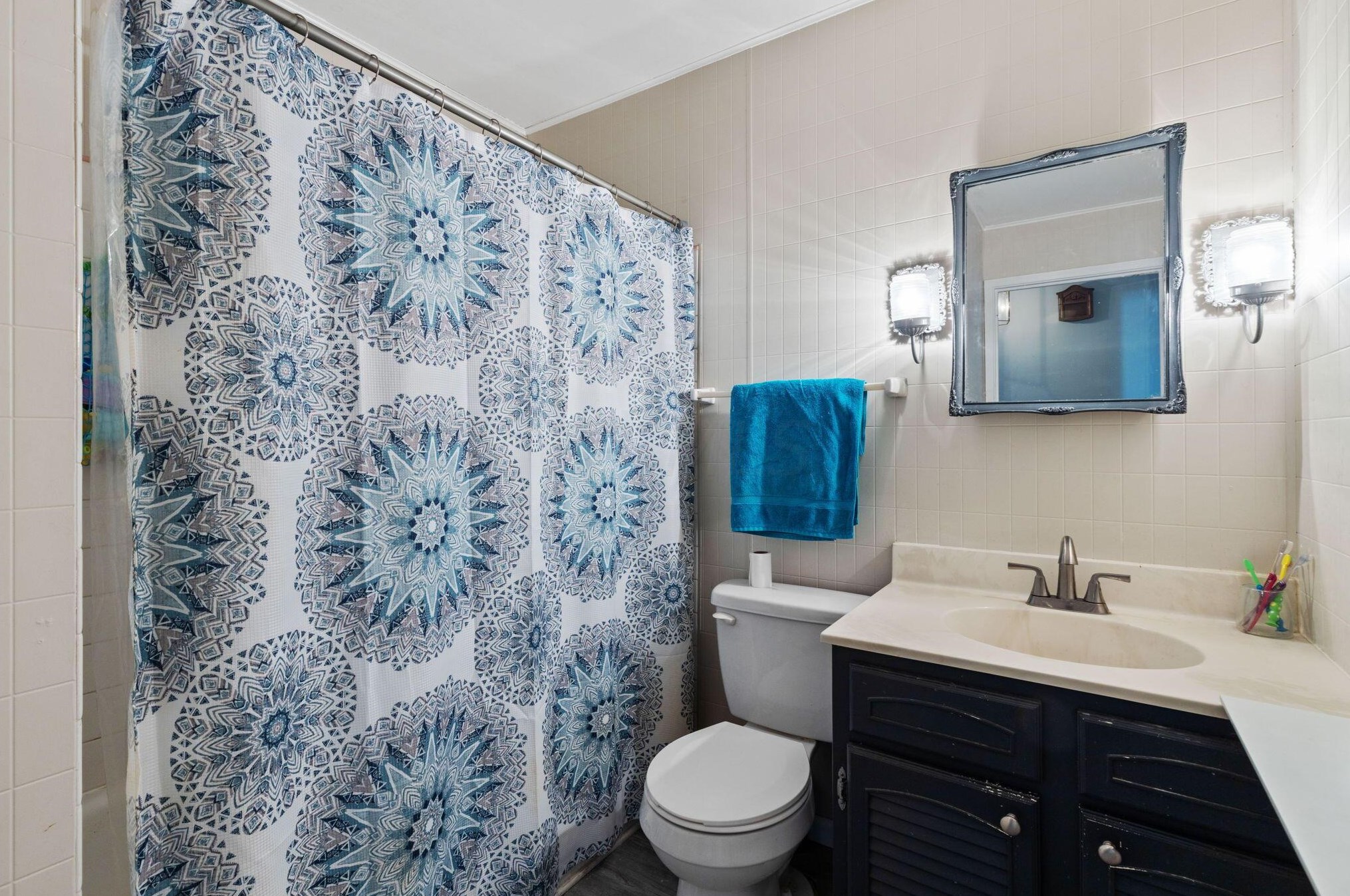 592 Glendora Rd, Columbus OH  43207-4136 exterior