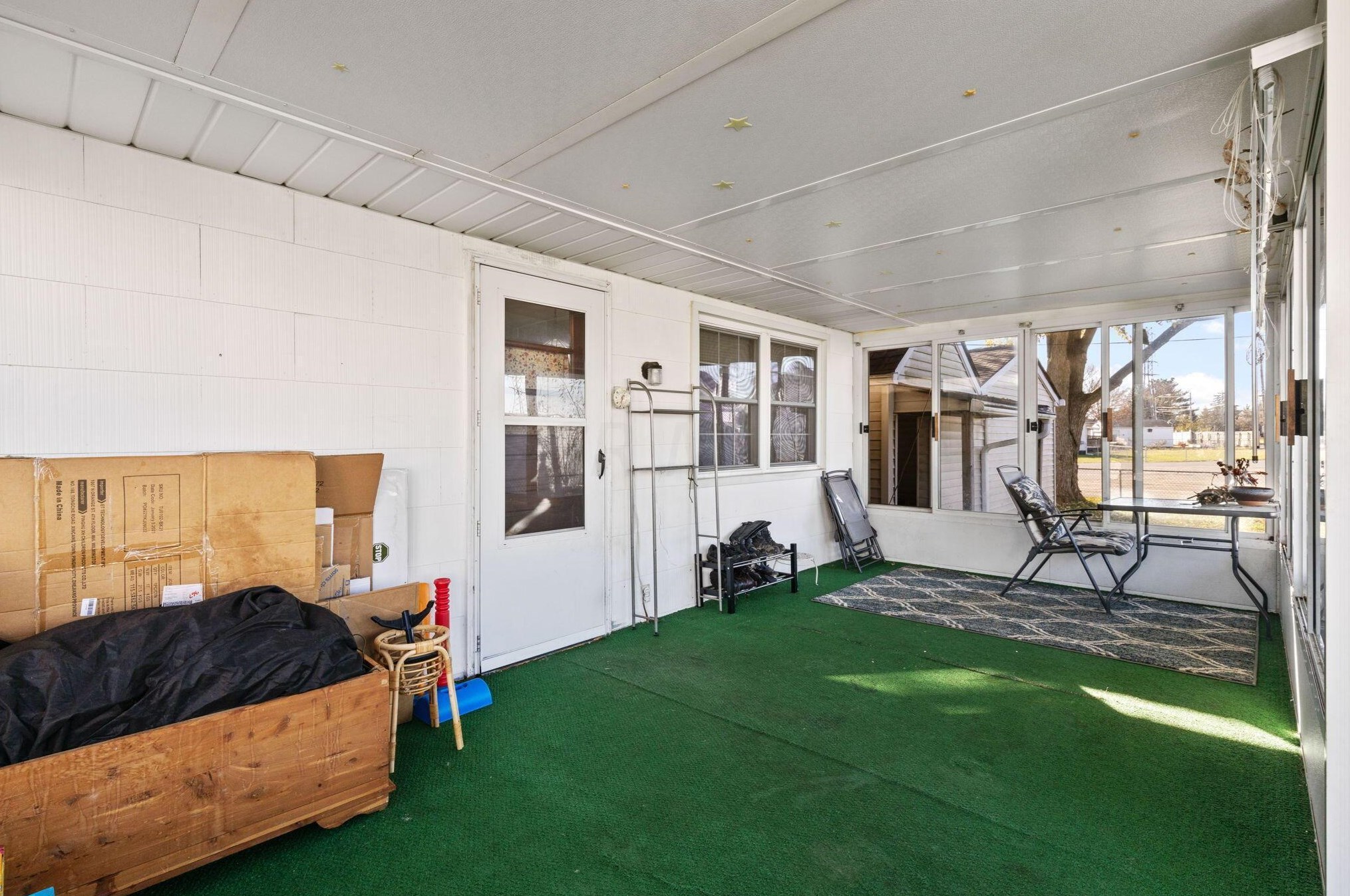 592 Glendora Rd, Columbus OH  43207-4136 exterior