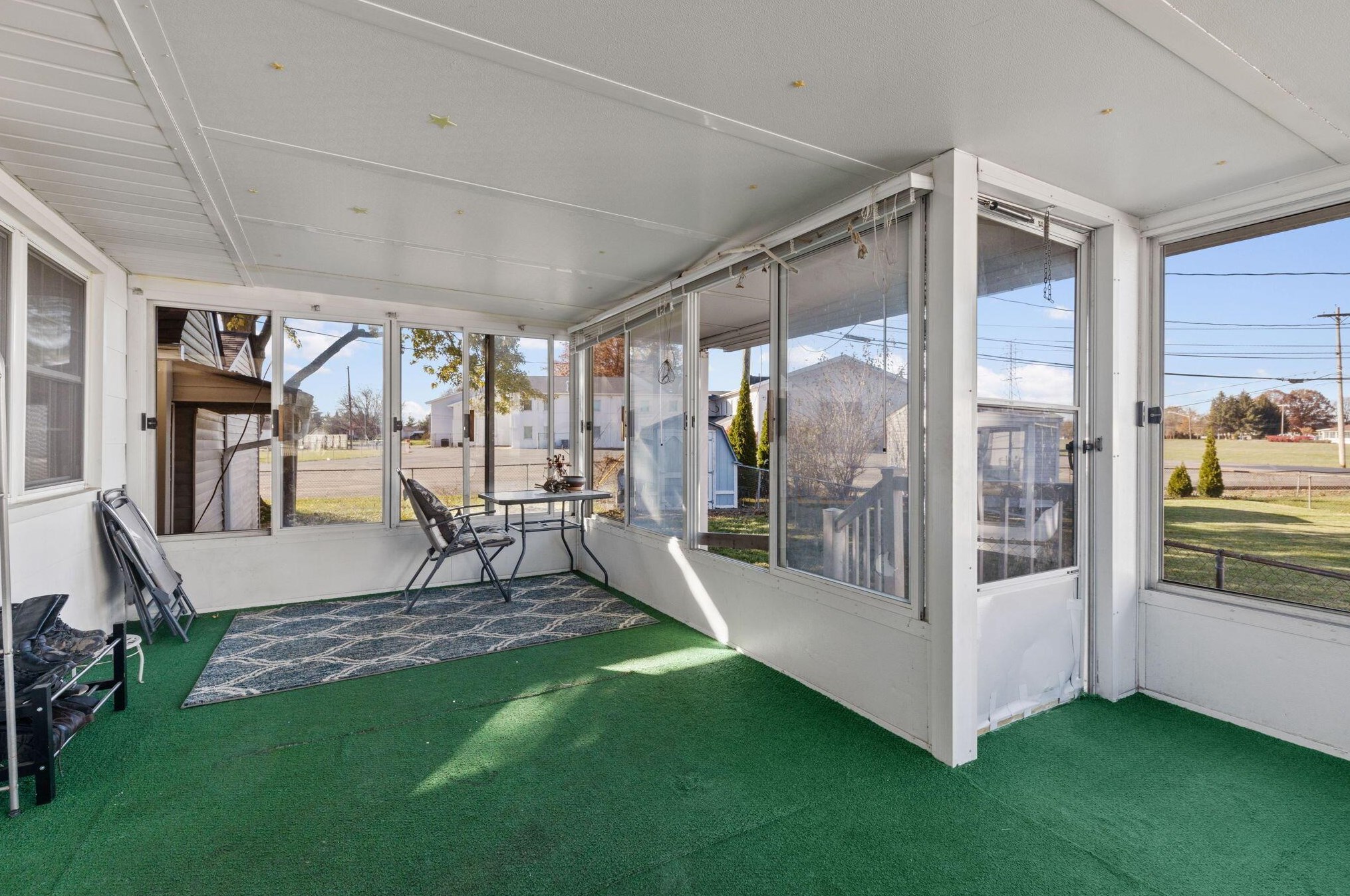 592 Glendora Rd, Columbus OH  43207-4136 exterior